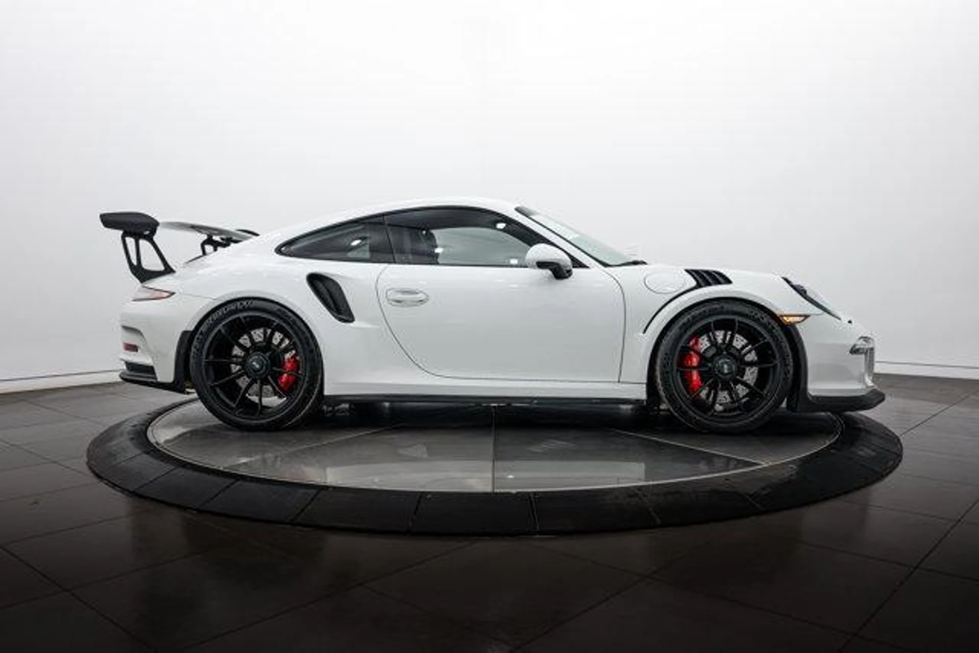 mph007_2052421736_Y9x_NJO_9_RE_Vpm_Lr_Uvlpq_Zs_Au_Yw8_110673940f