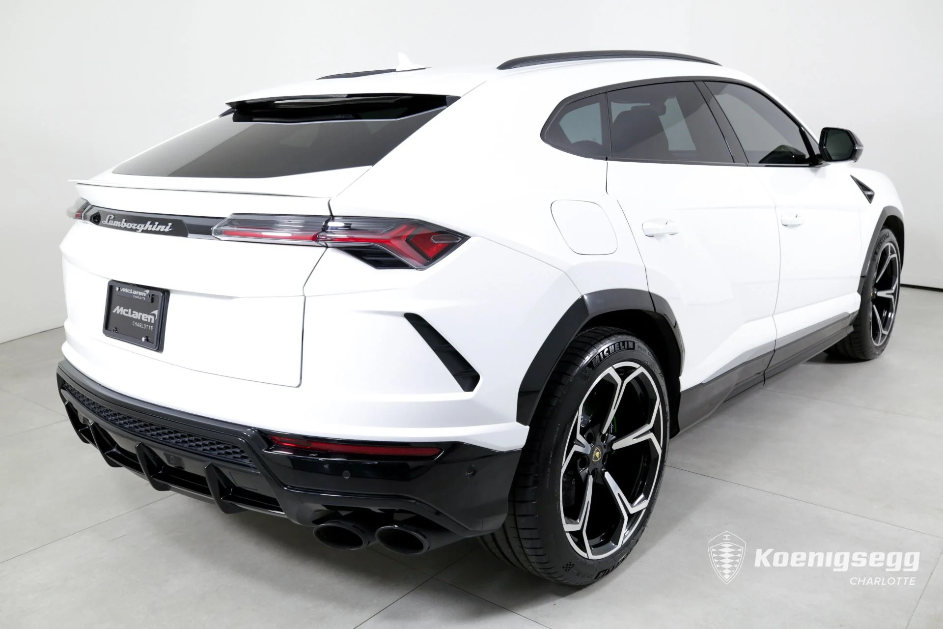 mph007_2054079684_Used_2019_Lamborghini_Urus_1714496214_2431238fa9