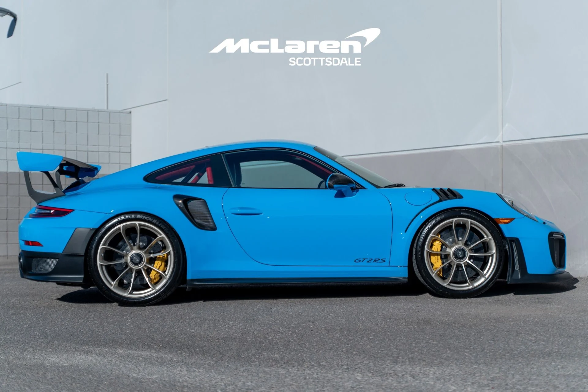 mph007_2055336024_Used_2018_PORSCHE_911_GT_2_RS_1765679912_0abbaa2631