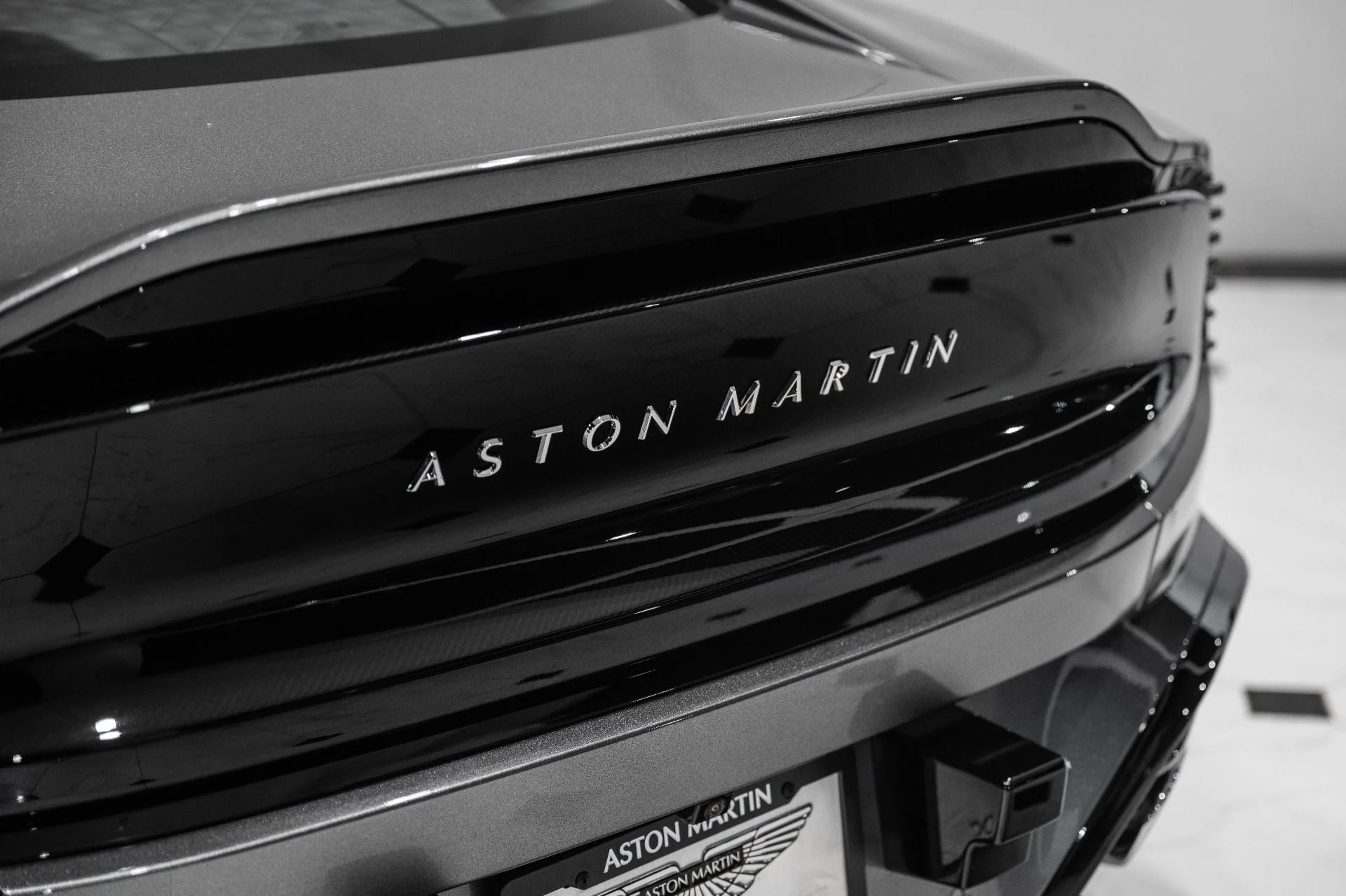 mph007_2056716085_New_2027_ASTON_MARTIN_VANQUISH_1787330062_34d8fe332f