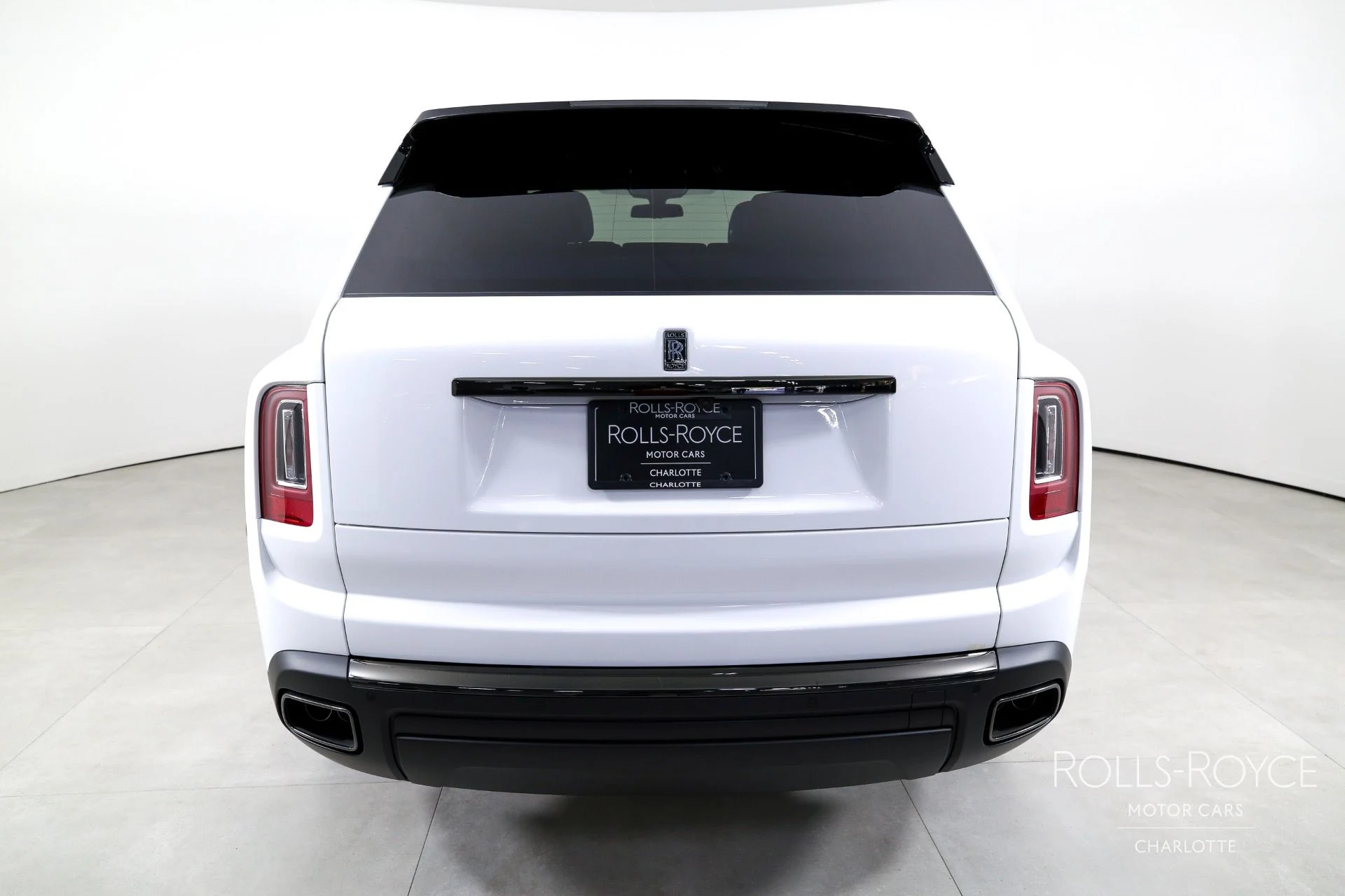 mph007_2059145621_Used_2024_Rolls_Royce_Black_Badge_Cullinan_1703176415_15a8a1cac2