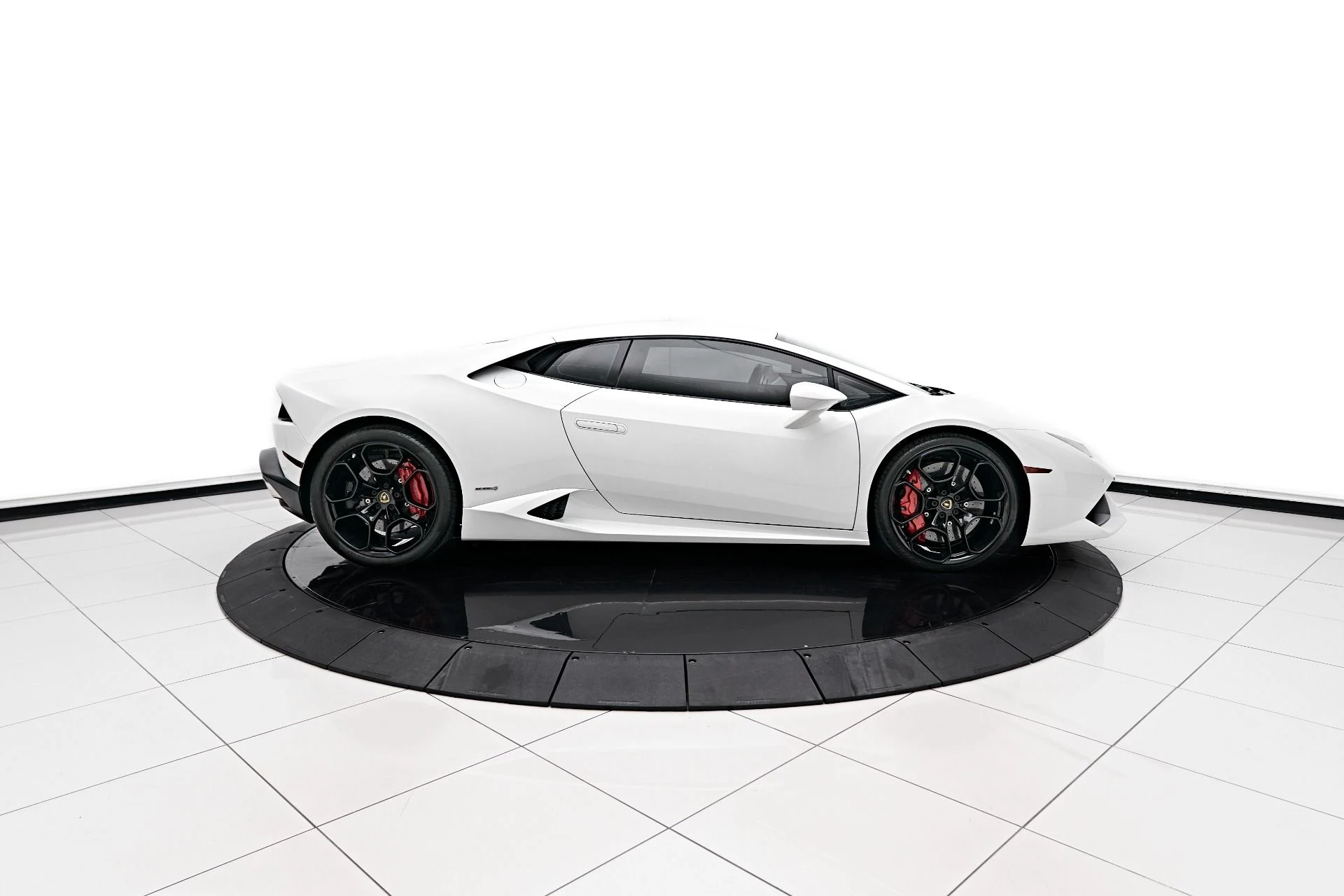 mph007_2061022760_Used_2015_Lamborghini_Huracan_LP_610_4_1708137886_16a2a5df24