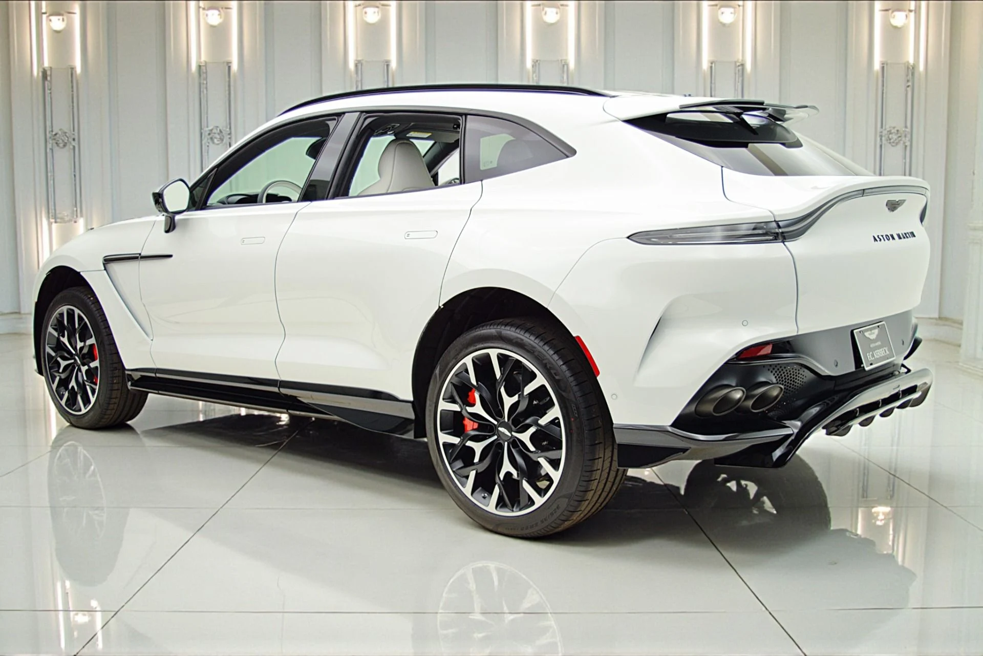 mph007_2065518937_Used_2023_Aston_Martin_DBX_707_eeb456570e