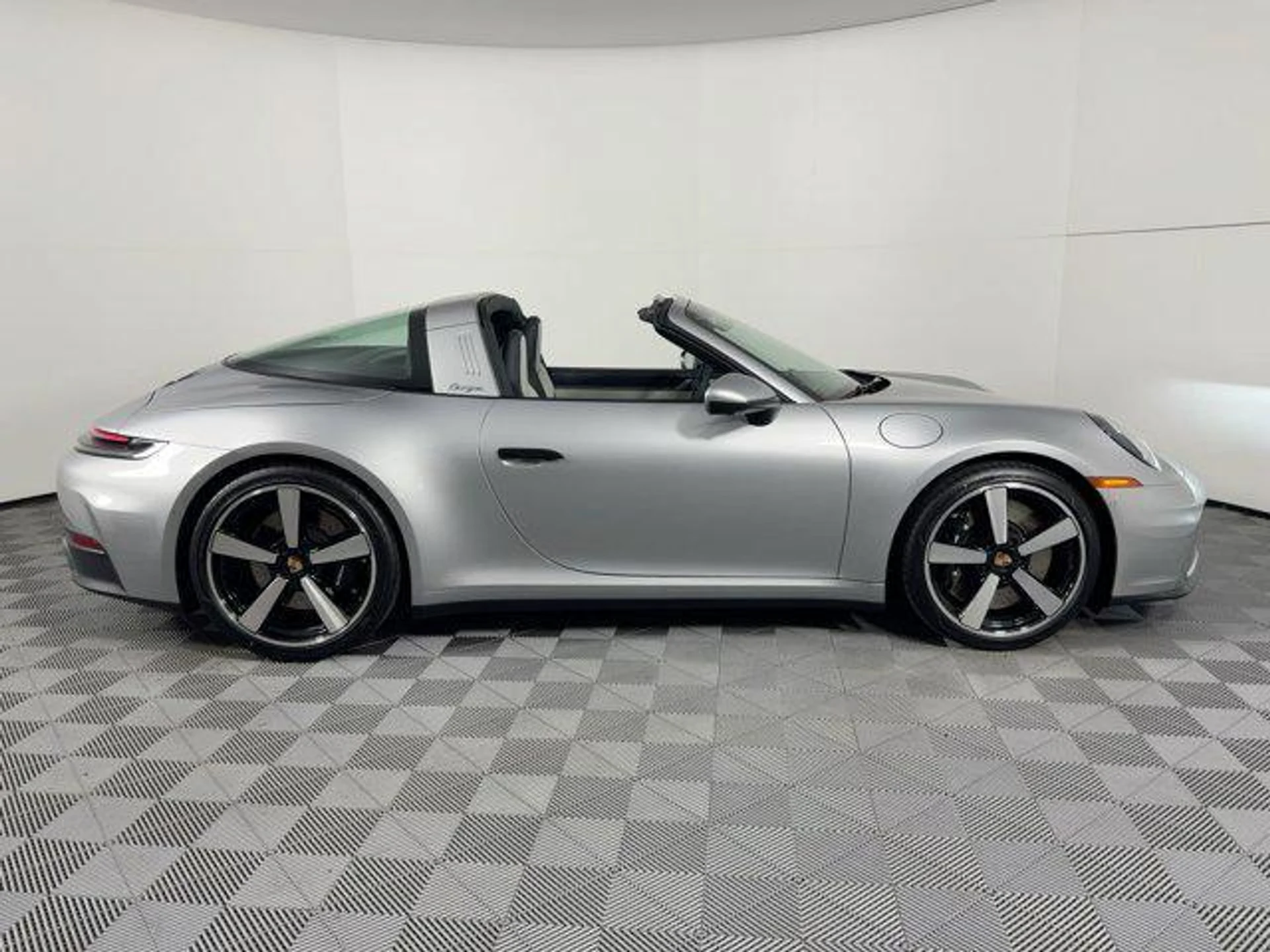 mph007_2068473472_q_O_Kmql_Qf_nbth_P_Ro_Rrw_DJJ_0ct_QA_14a6fec0b6