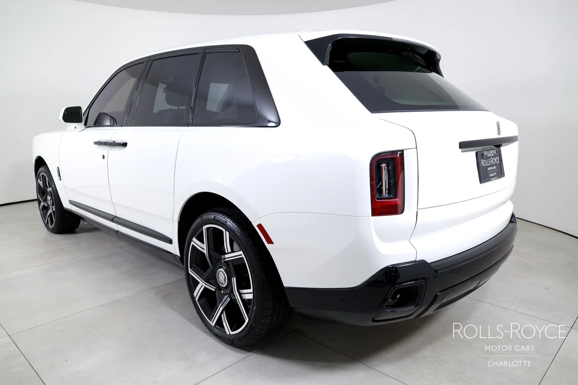 mph007_2068682714_Used_2025_Rolls_Royce_Cullinan_1755801103_f6afd3f56c