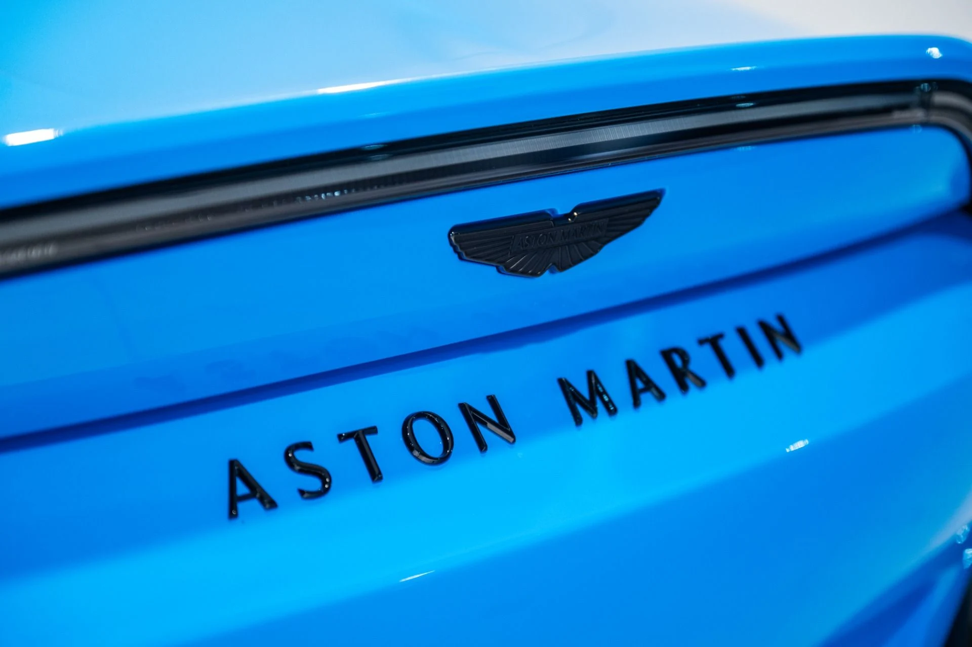 mph007_2089377819_New_2026_Aston_Martin_Vantage_Roadster_1761752064_ee167586c8