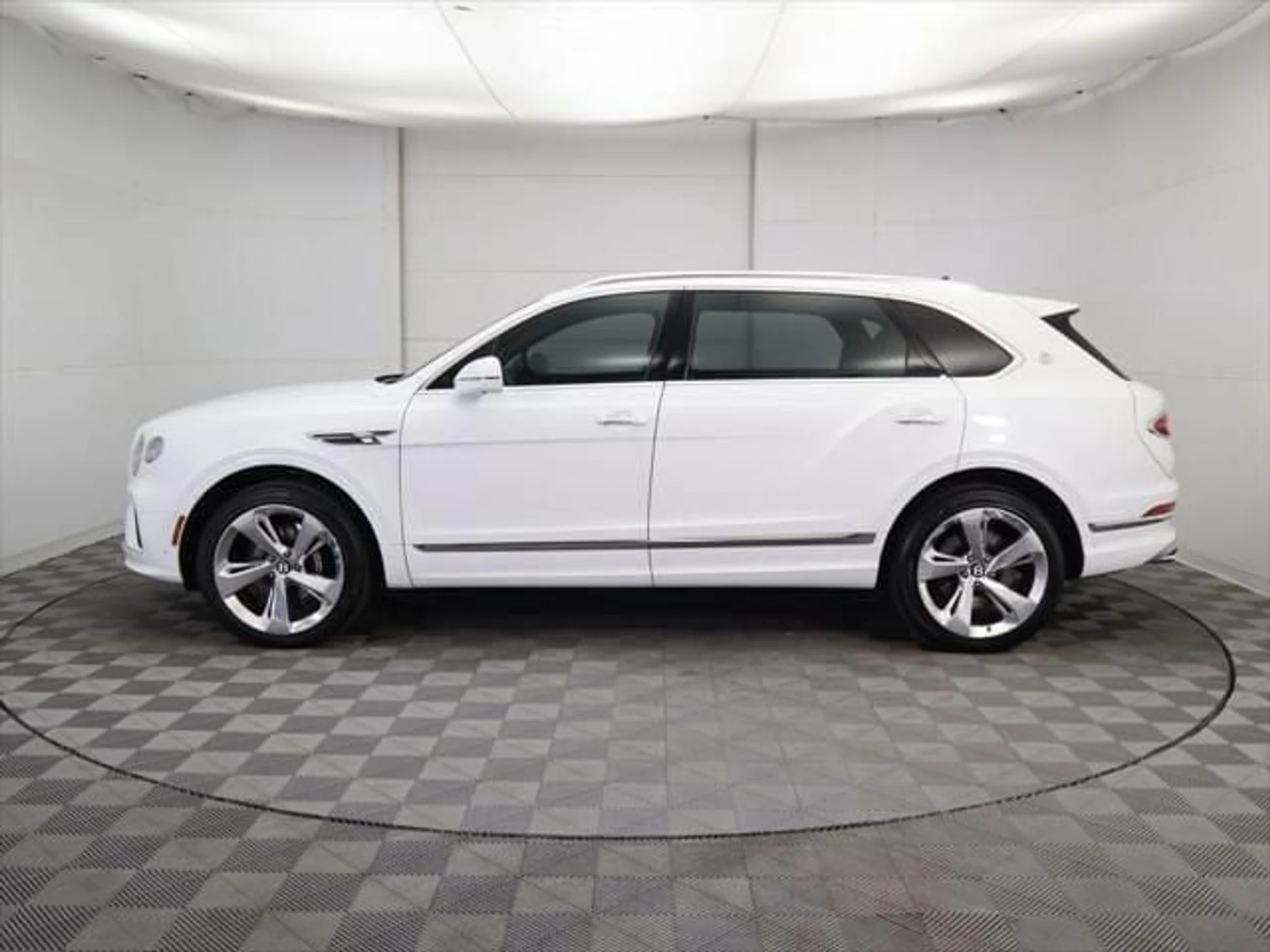 mph007_2090378532_used_2025_bentley_bentayga_ewb_v8awd_8119_23022887_8_640_9535d1fdaa