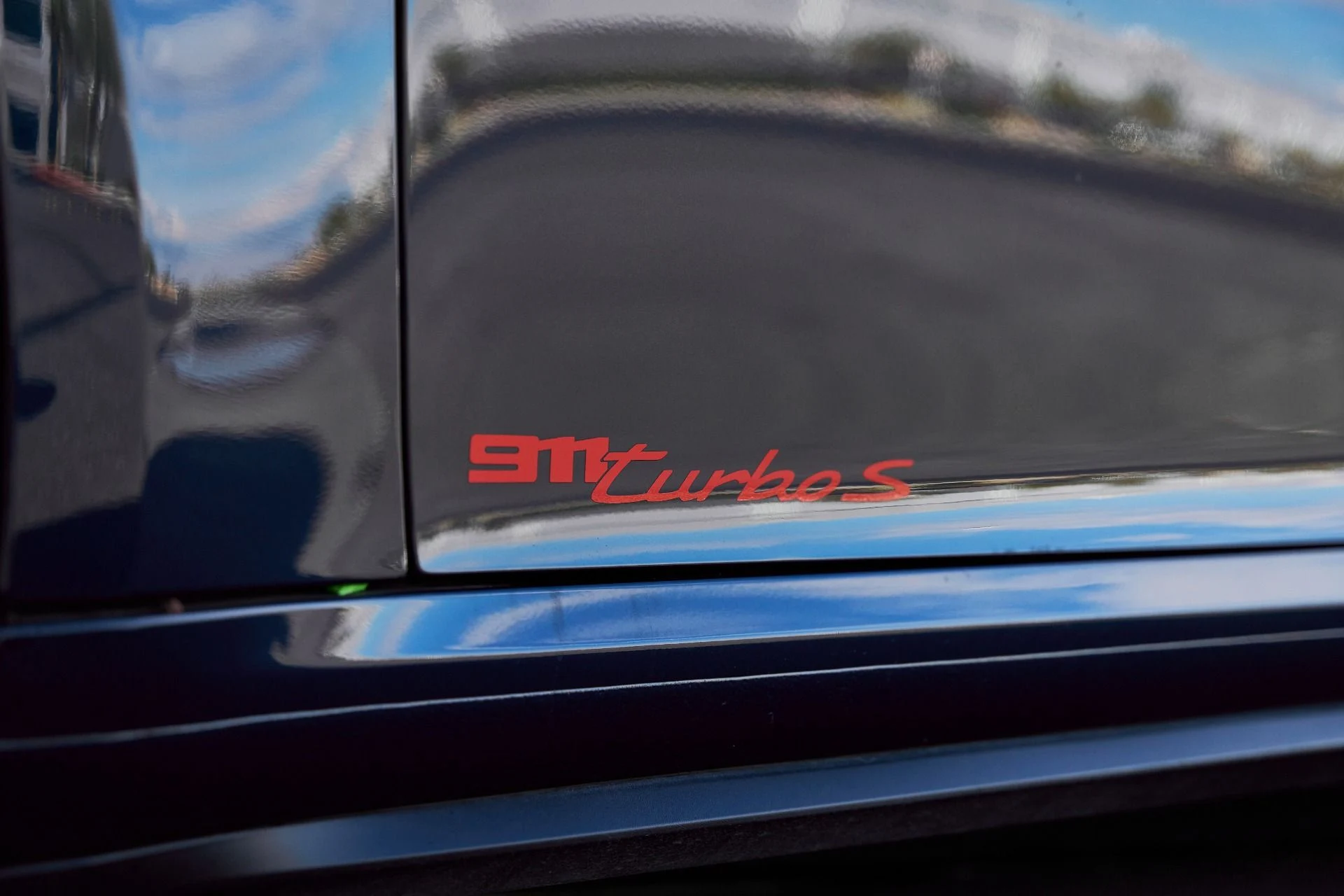 mph007_2099318068_Used_2021_Porsche_911_Turbo_S_1767839042_027075af4d