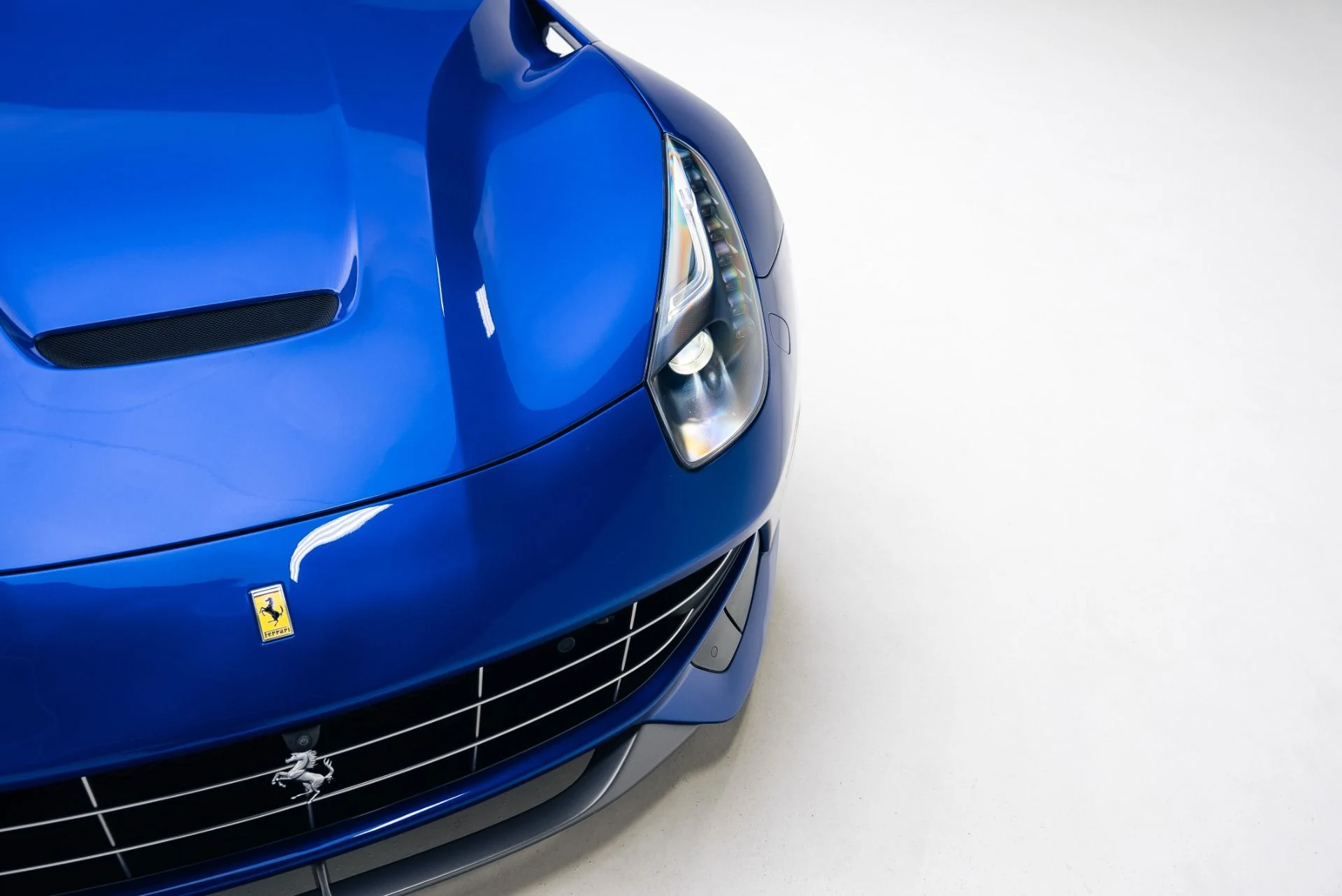 mph007_2101532647_Used_2016_Ferrari_F12berlinetta_1784927197_76eb936985