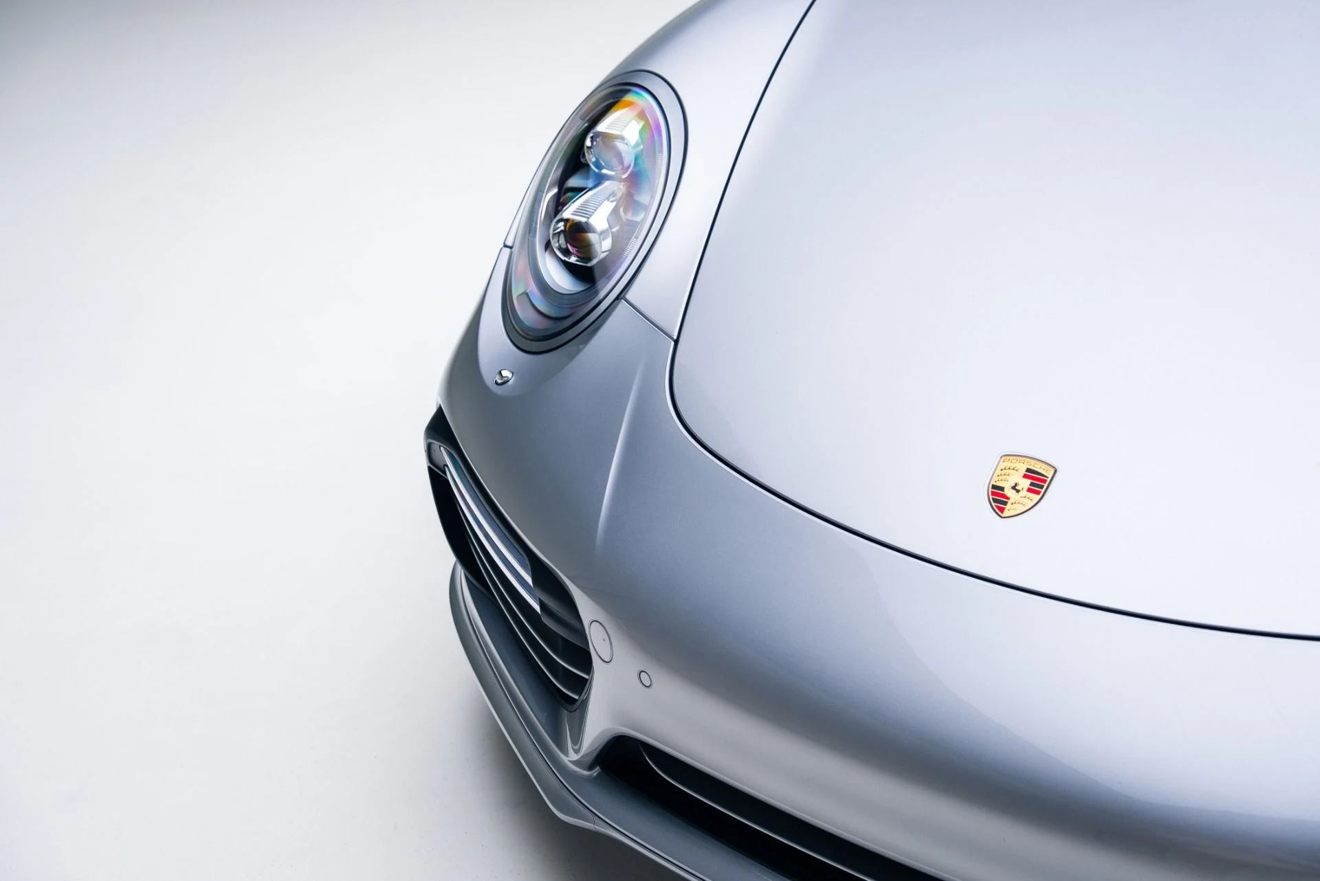 mph007_2105731505_Used_2018_Porsche_911_Turbo_1765307368_e38acf76b5