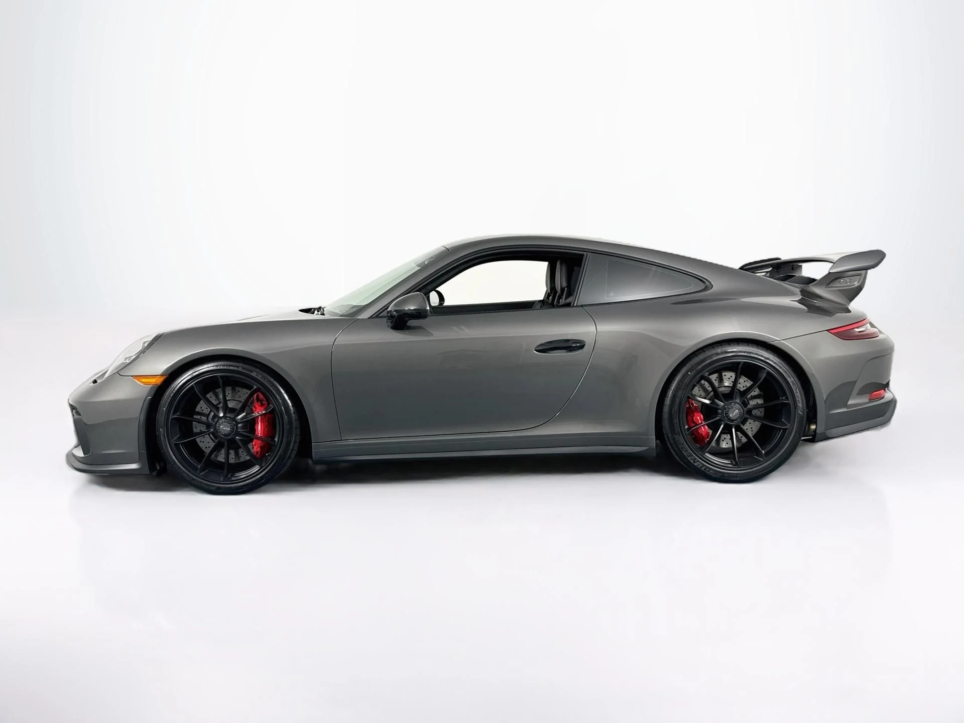 mph007_2106973496_Used_2019_Porsche_911_GT_3_1786138089_c0c7bcb9b8