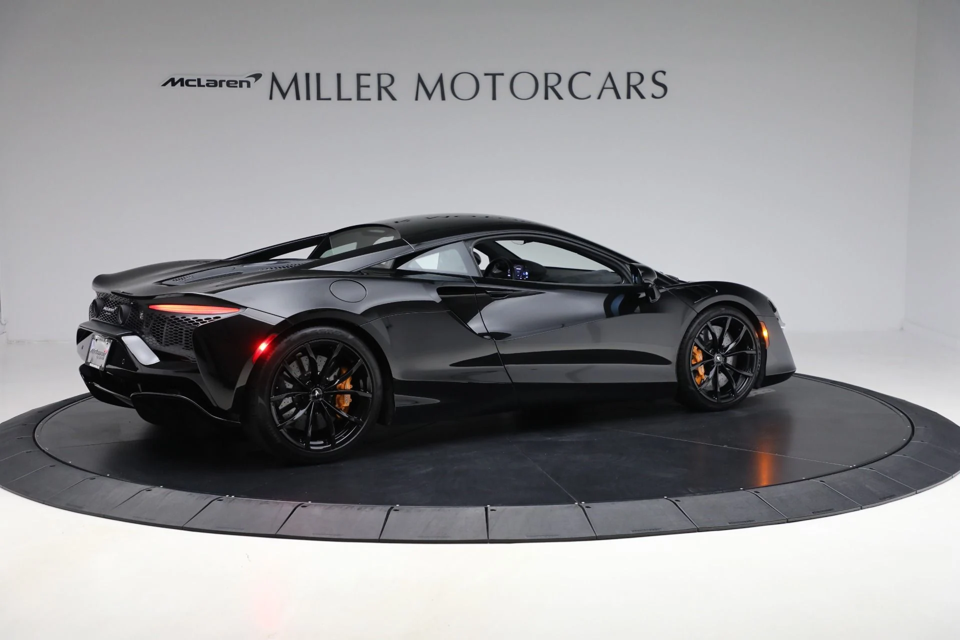 mph007_2110159173_Used_2023_Mc_Laren_Artura_66eea6a2b3