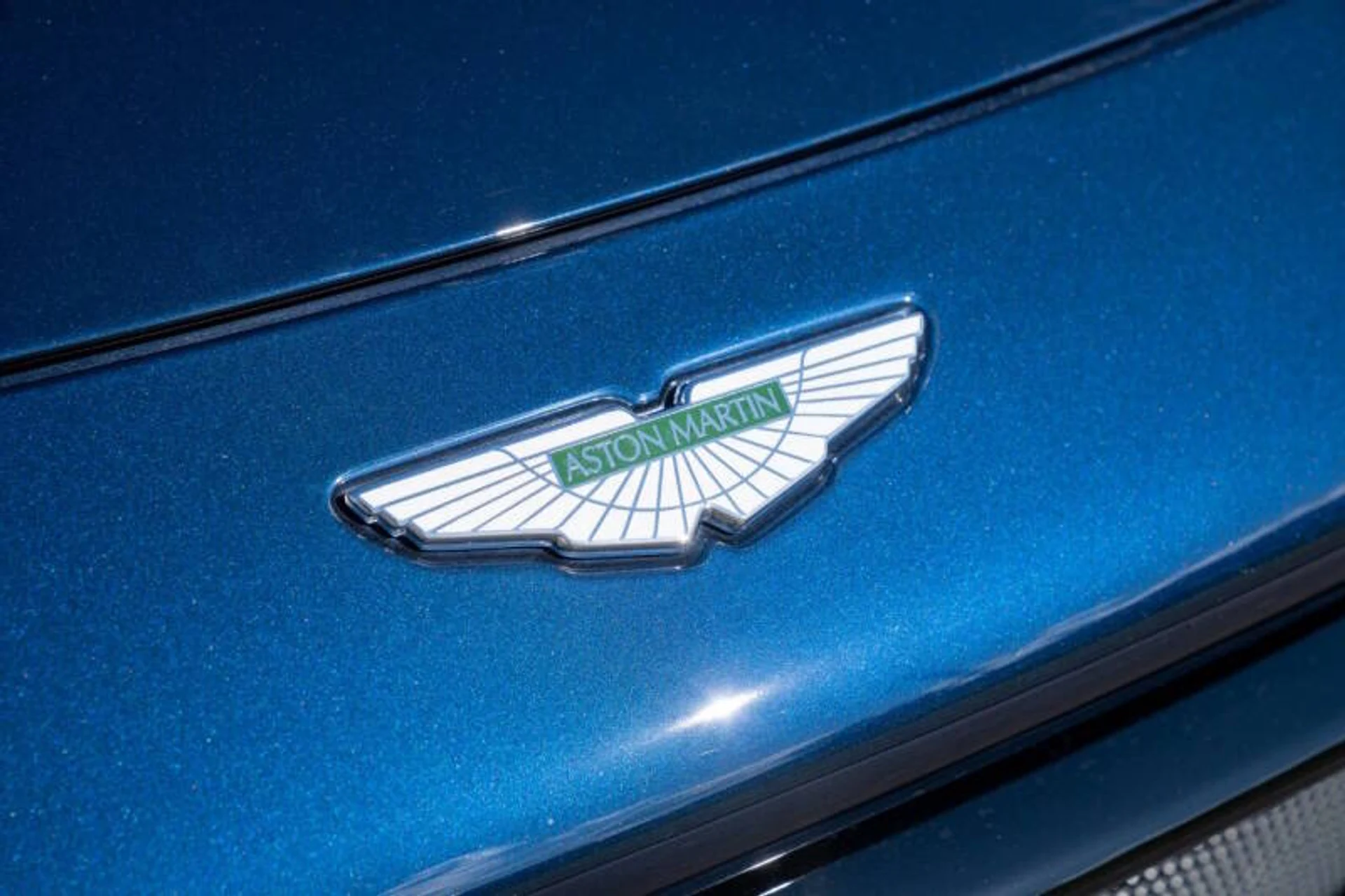 mph007_211606973_2020_aston_martin_vantage_base_2dr_coupe_01366e6bbb