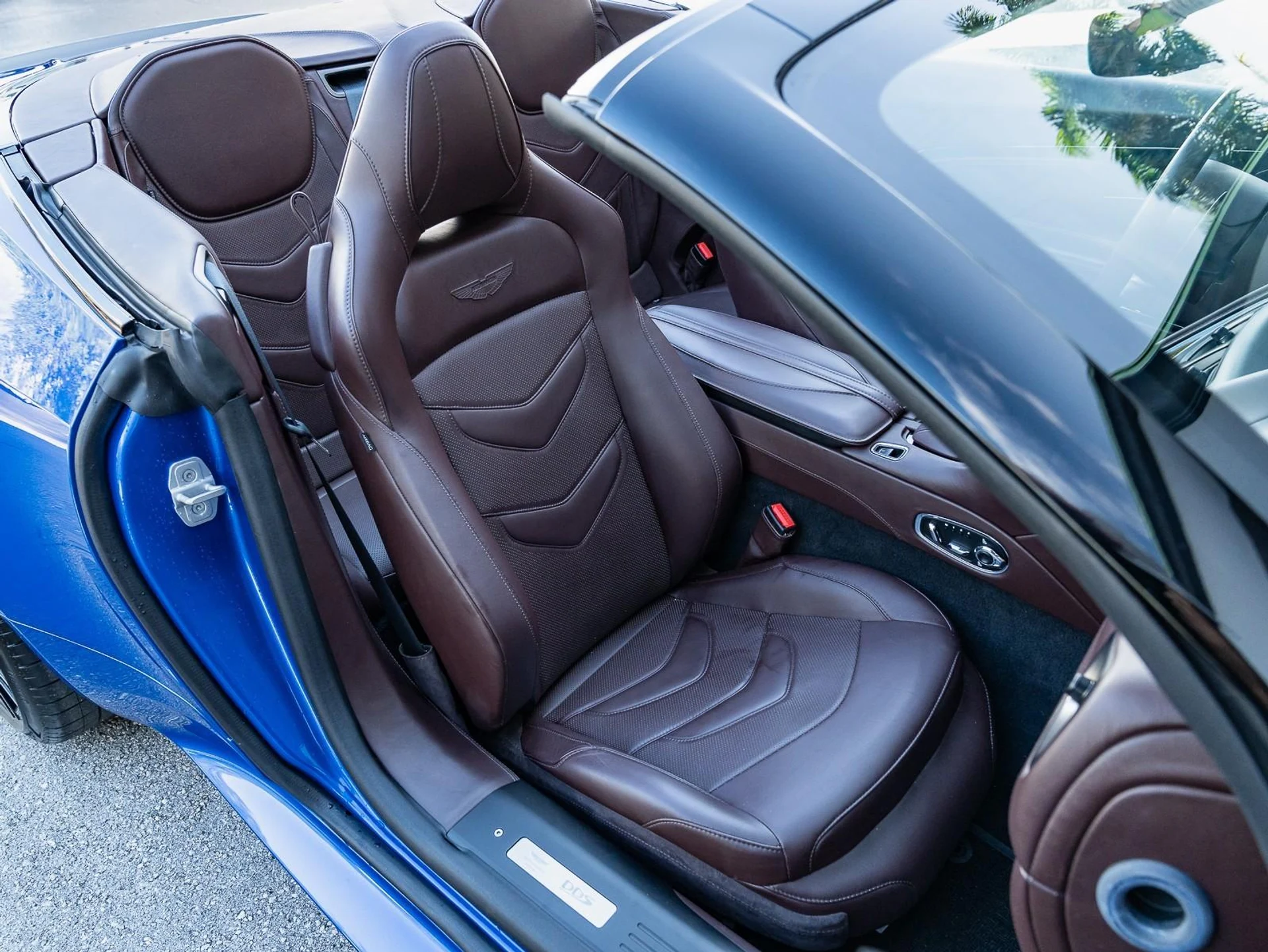 mph007_2118040183_Used_2020_Aston_Martin_DBS_Superleggera_1761685594_8234e4c5cd