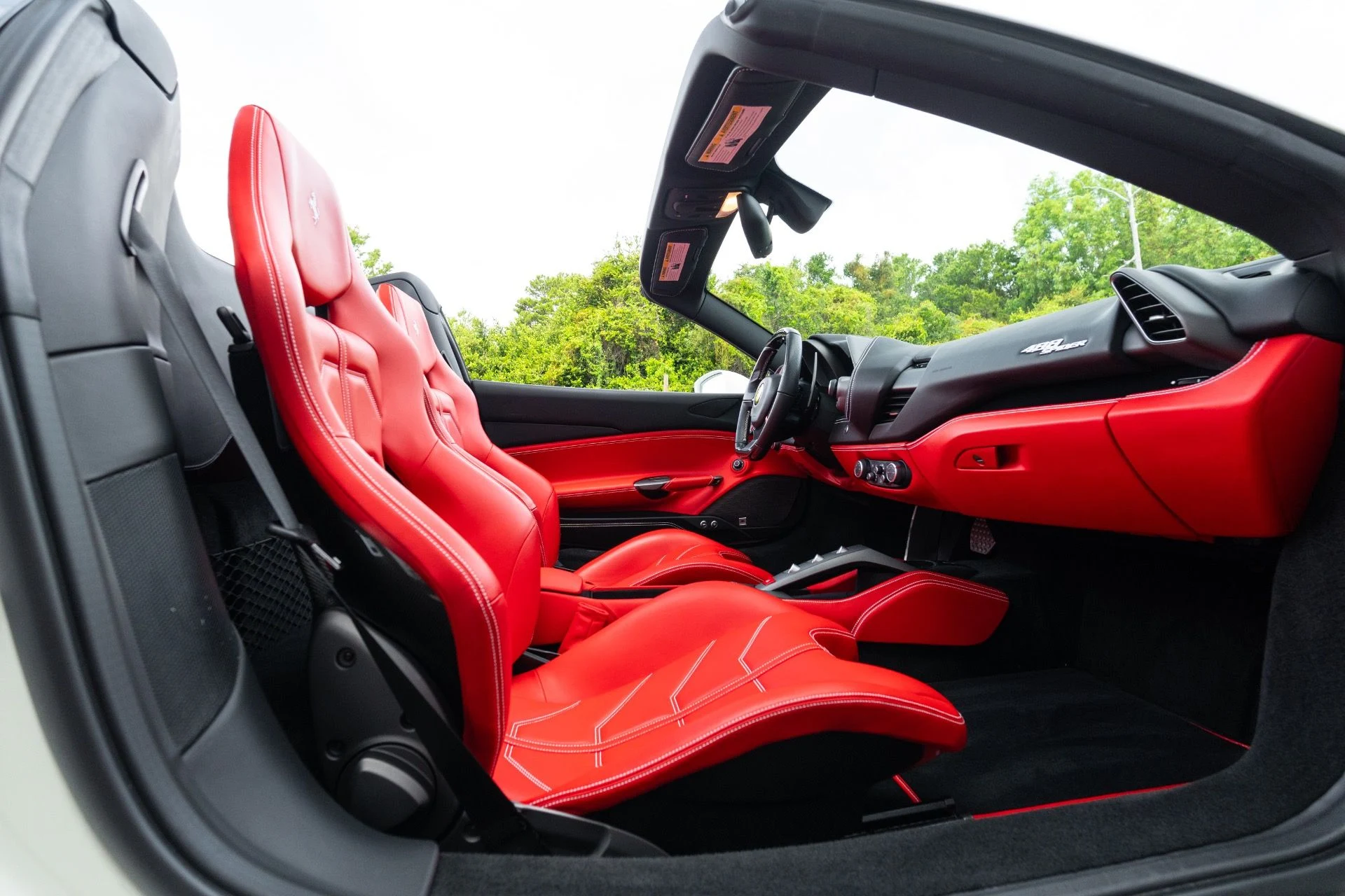 mph007_2118148177_Used_2018_Ferrari_488_Spider_1779900992_83884e00f4