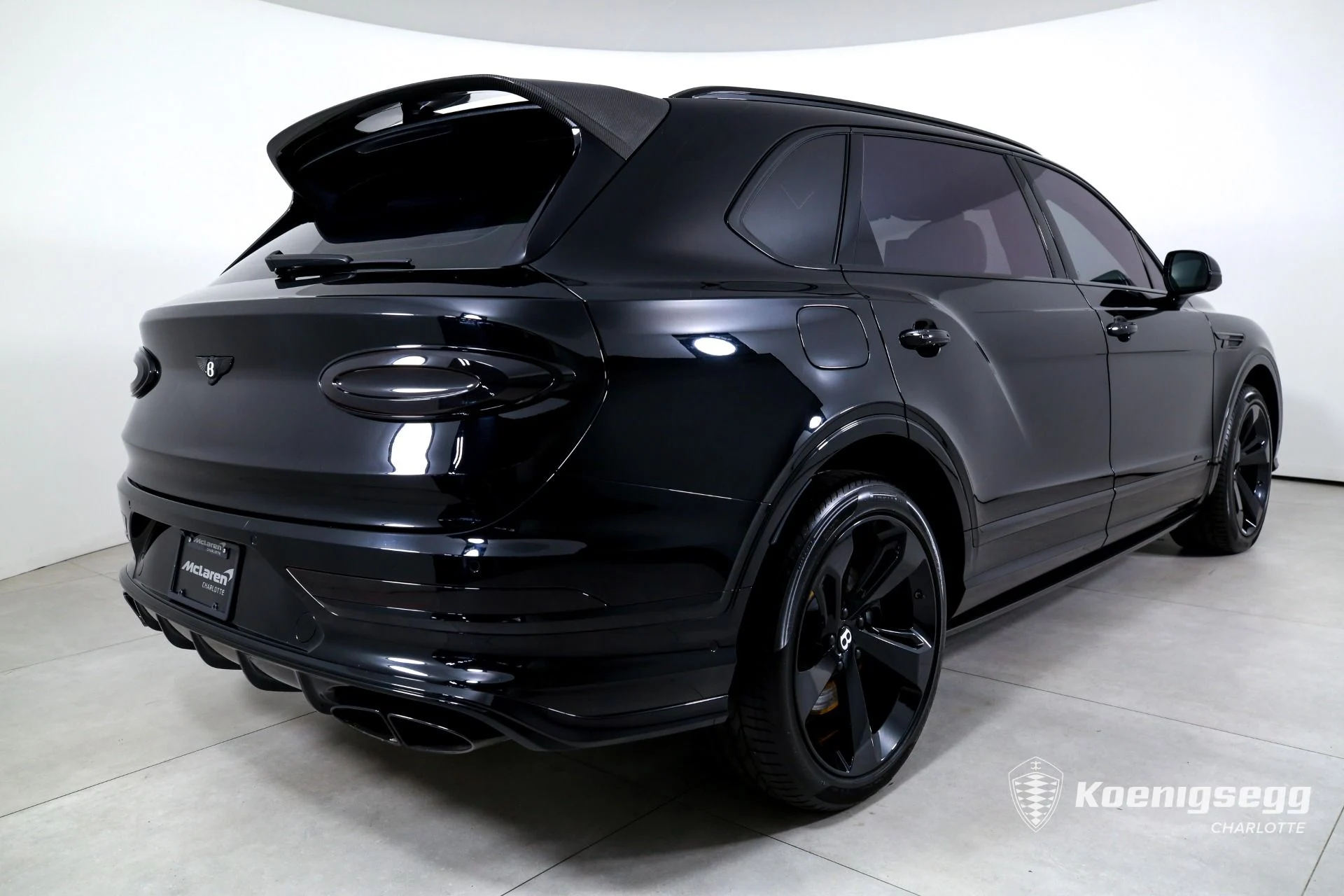 mph007_2126451931_Used_2023_Bentley_Bentayga_EWB_Azure_V8_1782836253_a8f3ca0cea