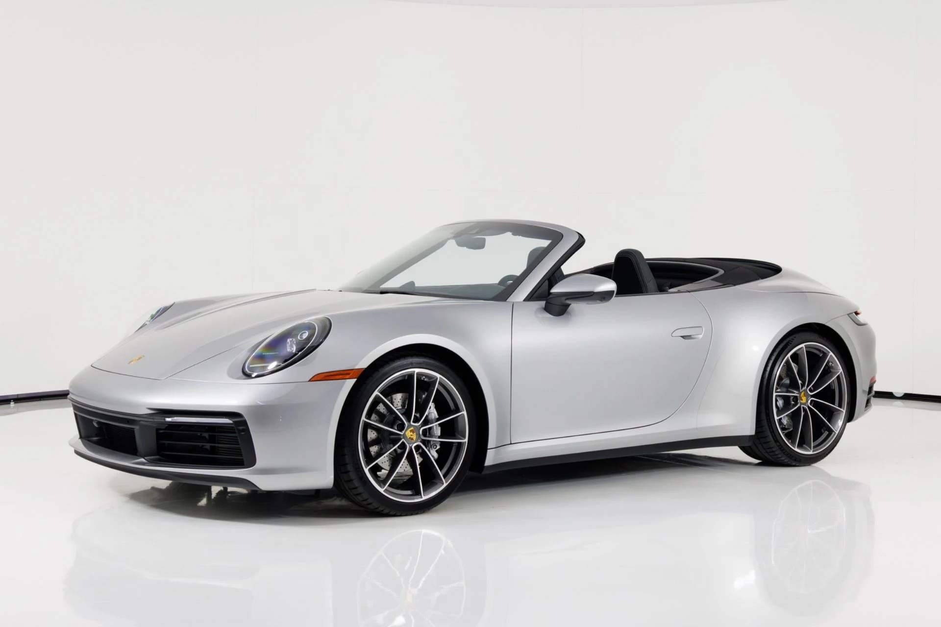 mph007_2127878181_Used_2022_Porsche_911_Carrera_1773941179_8f4b35a5c1