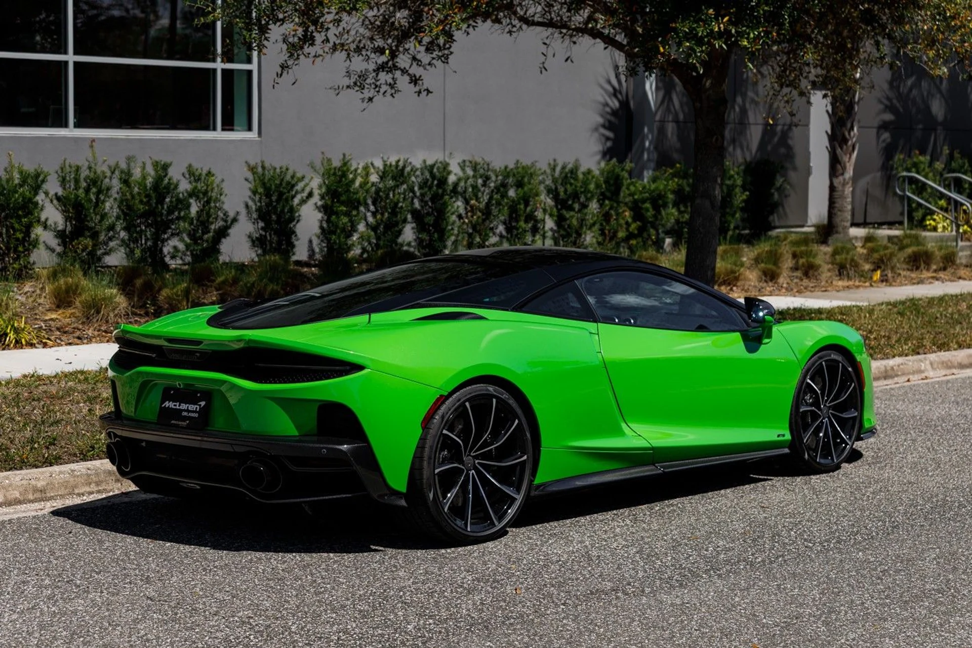 mph007_2130999391_466_p8_l_5b6cb7fb67