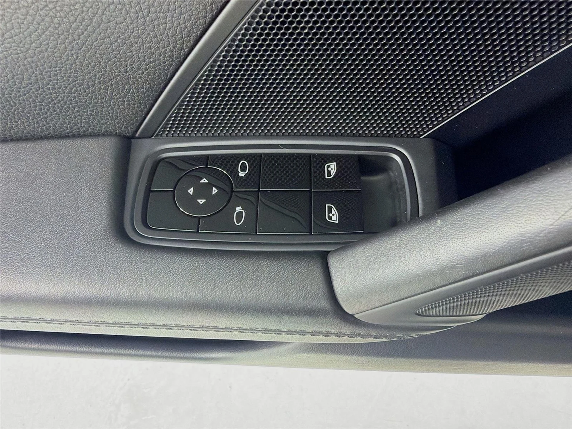 mph007_2137182474_9d4a54531057431fd5226e3141e415b8_256190ef23