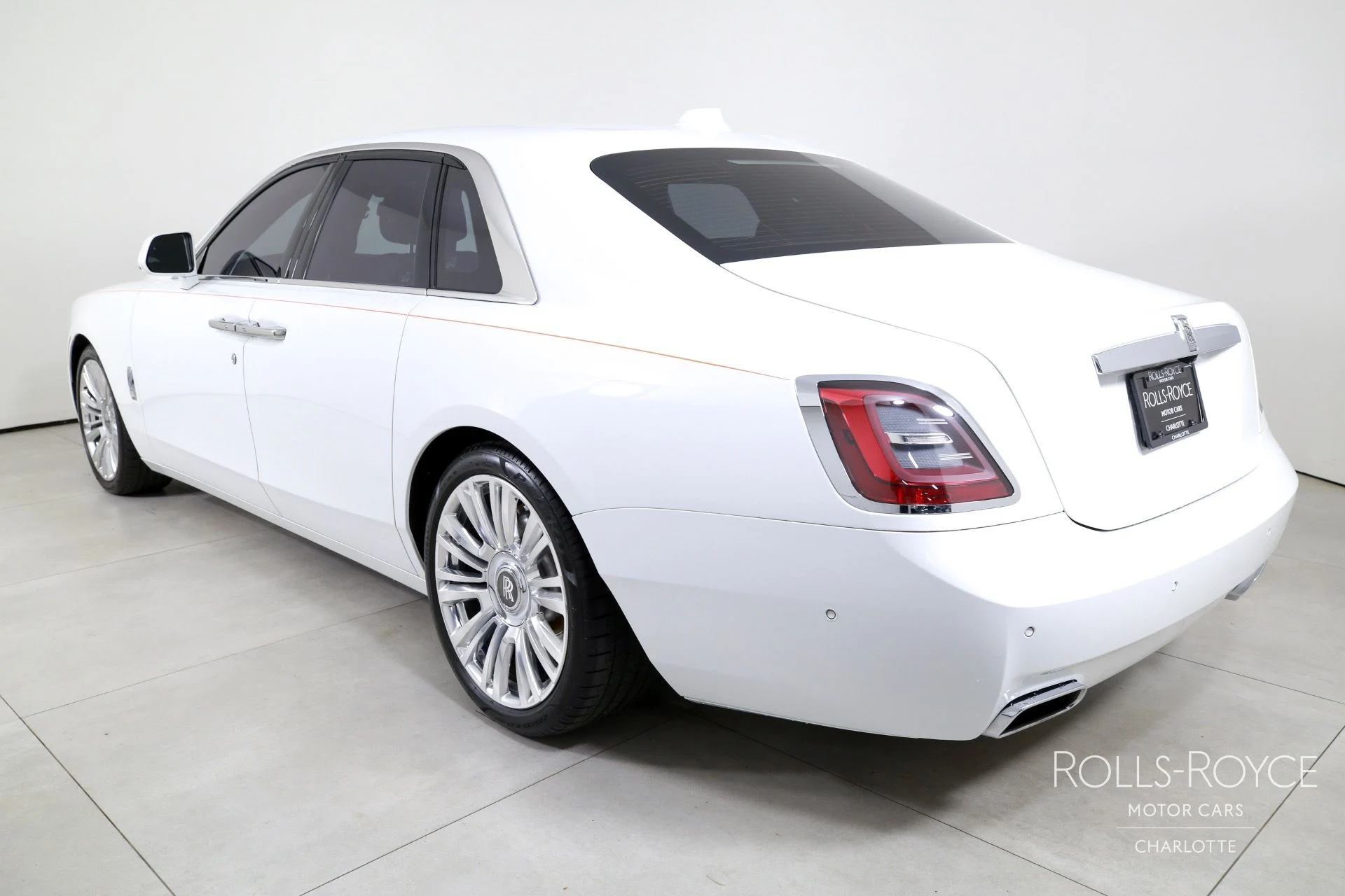 mph007_2151565357_Used_2022_Rolls_Royce_Ghost_1755181543_52b53c929a