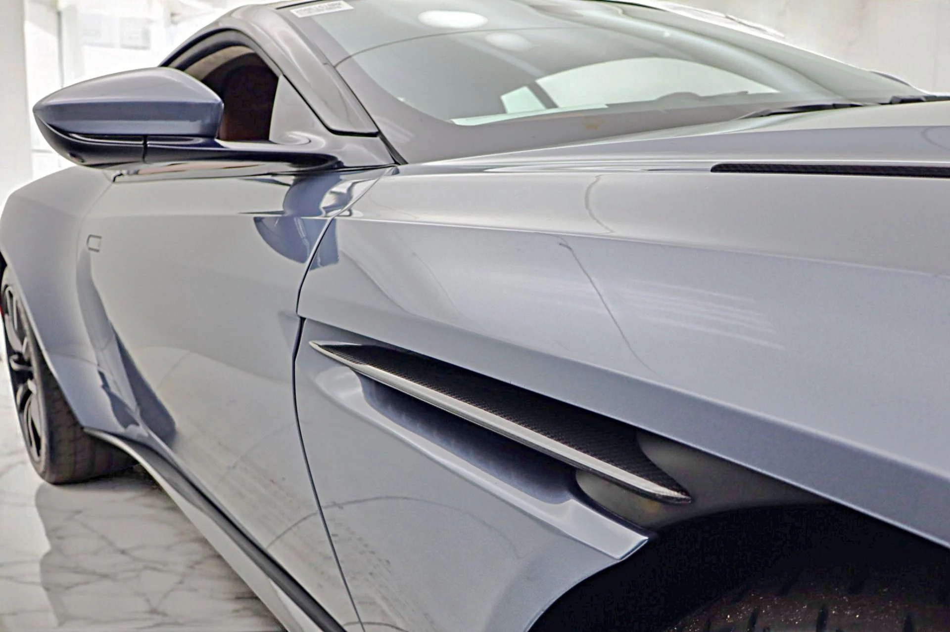 mph007_2165261339_Used_2020_Aston_Martin_DB_11_AMR_6d7adae9ab
