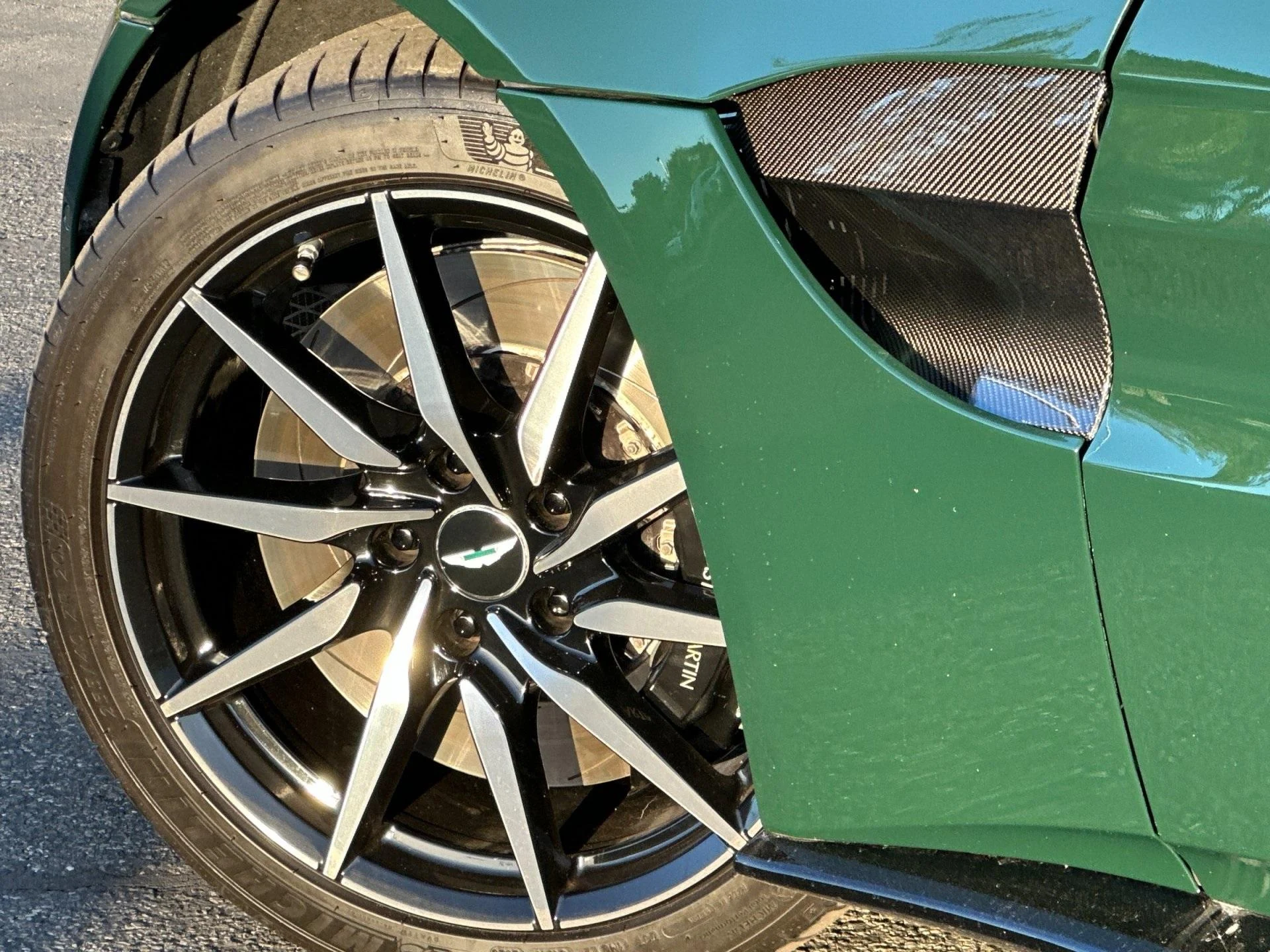 mph007_2169498041_Used_2019_Aston_Martin_Vantage_Timeless_CPO_1762507828_b45a0be298