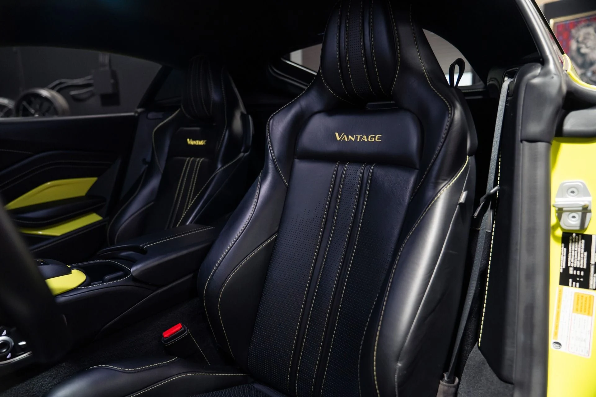 mph007_2170521410_Used_2019_Aston_Martin_Vantage_Paint_Matched_Interior_Trim_1785943447_3dba5e02d6