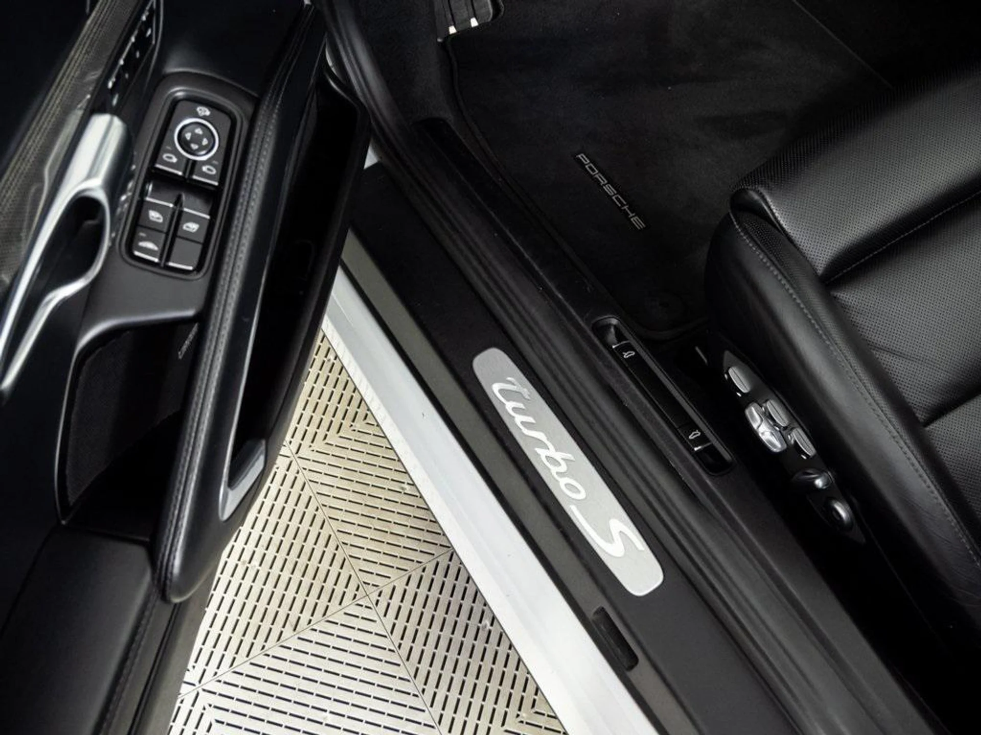 mph007_217191186_F_Py_F_Au_Yh_M_Pkk2ug_EYDM_Eyofj_C74_0ffb39a3b9