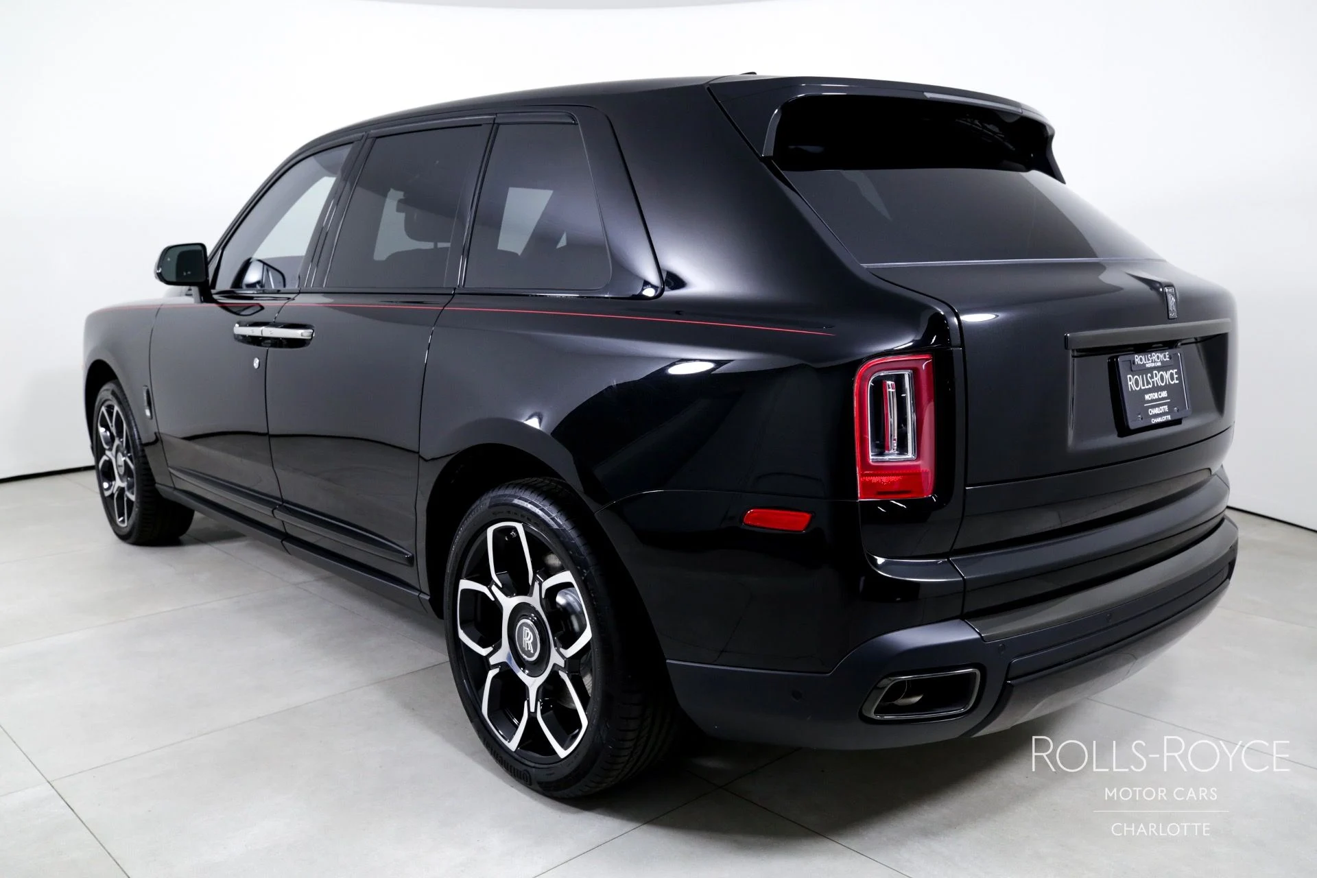 mph007_2173246933_Used_2024_Rolls_Royce_Black_Badge_Cullinan_1746462225_6c346aa331