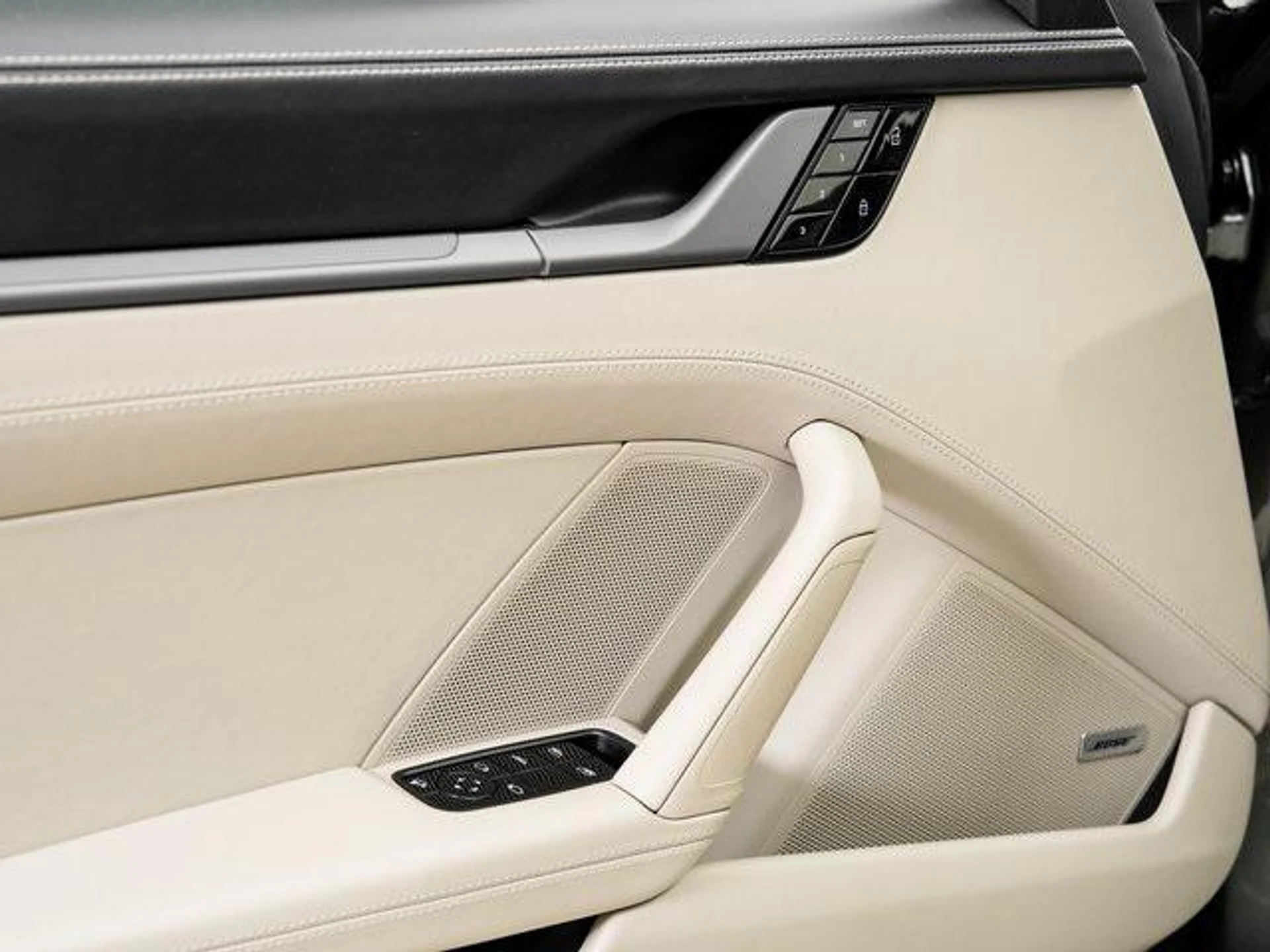 mph007_2186351464_i_Xvbs_BTV_8_Ayrxq_Hbz94d_V2_B9_PI_0_5a158623ee