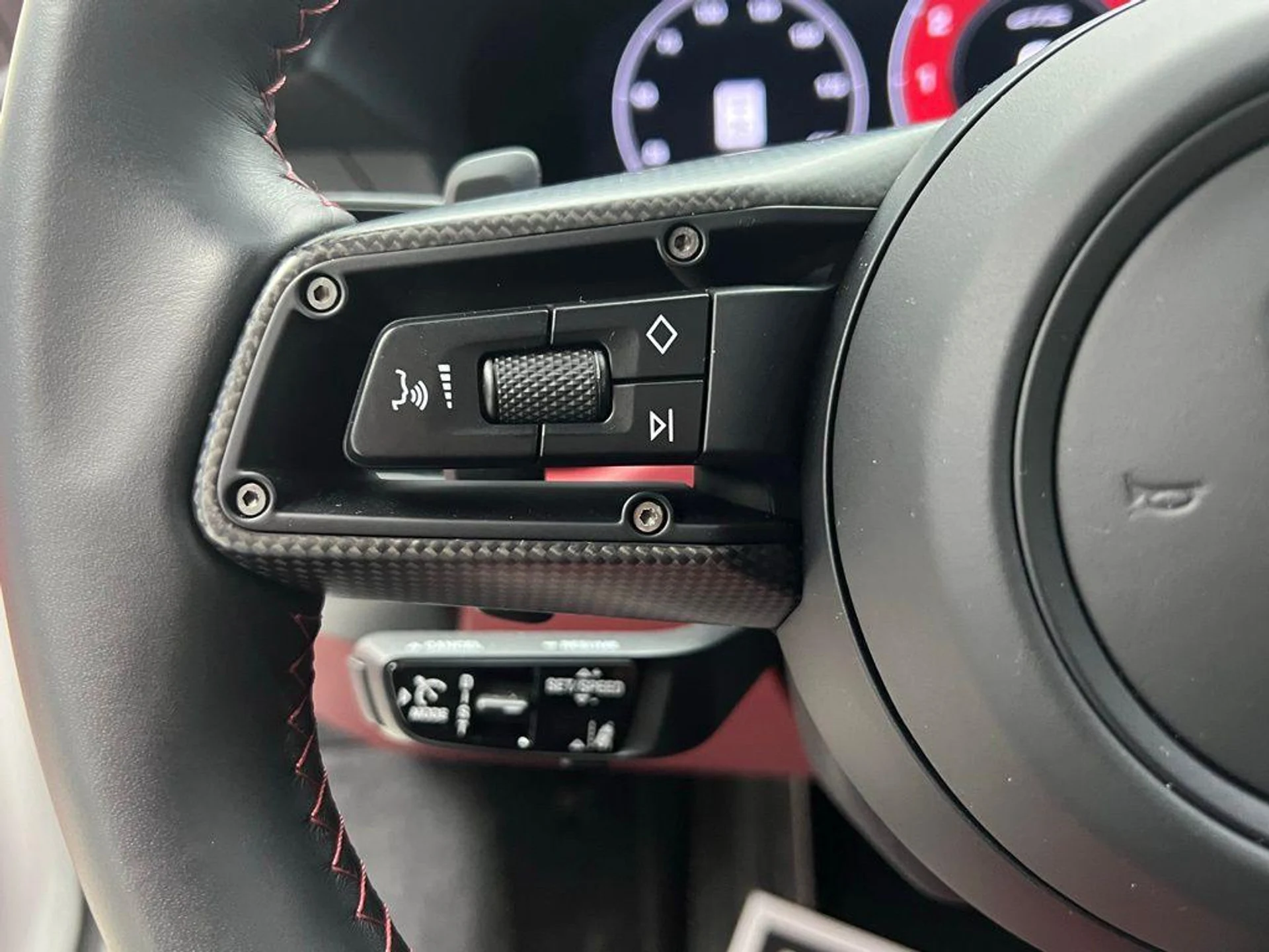 mph007_2187229403_Gu_Dt_E7k_Kj7u2_s_GNG_4_K_Vmhm_F3k_376d0c203b