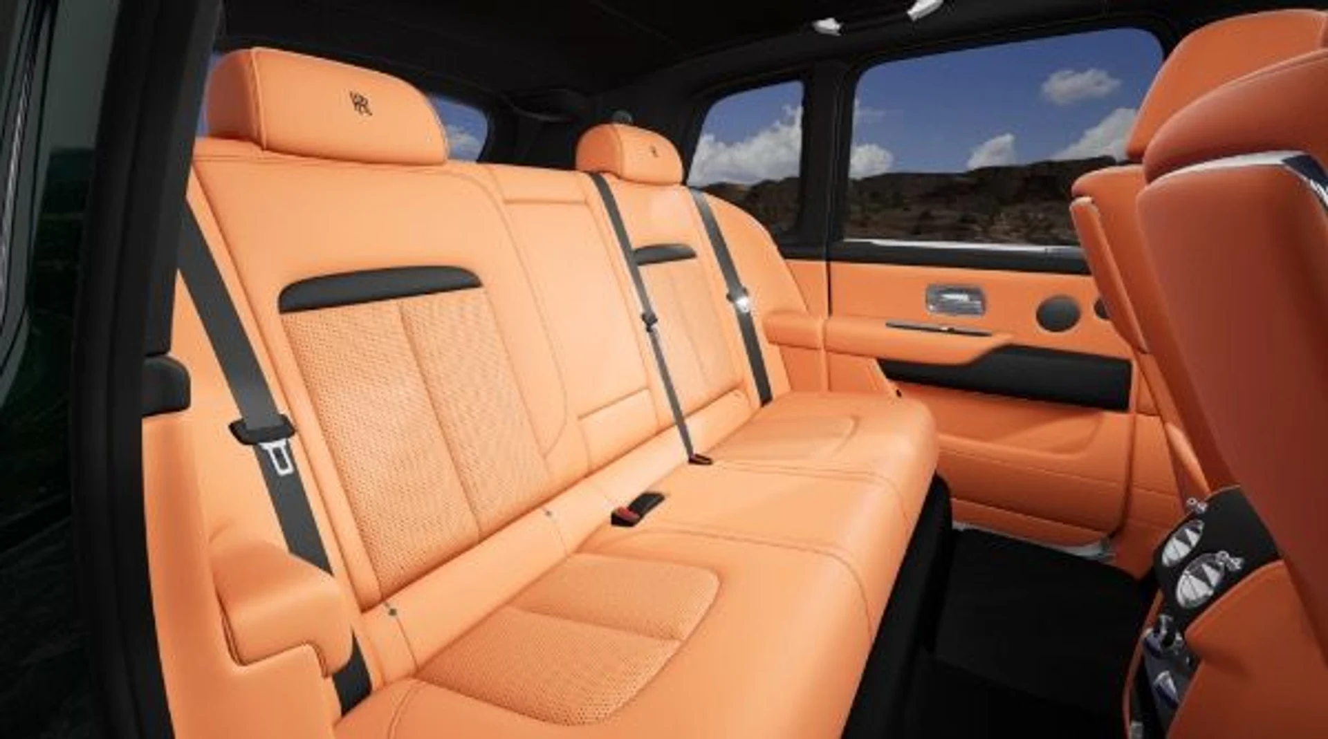 mph007_2195395049_Used_2026_Rolls_Royce_Cullinan_8bdf43627e