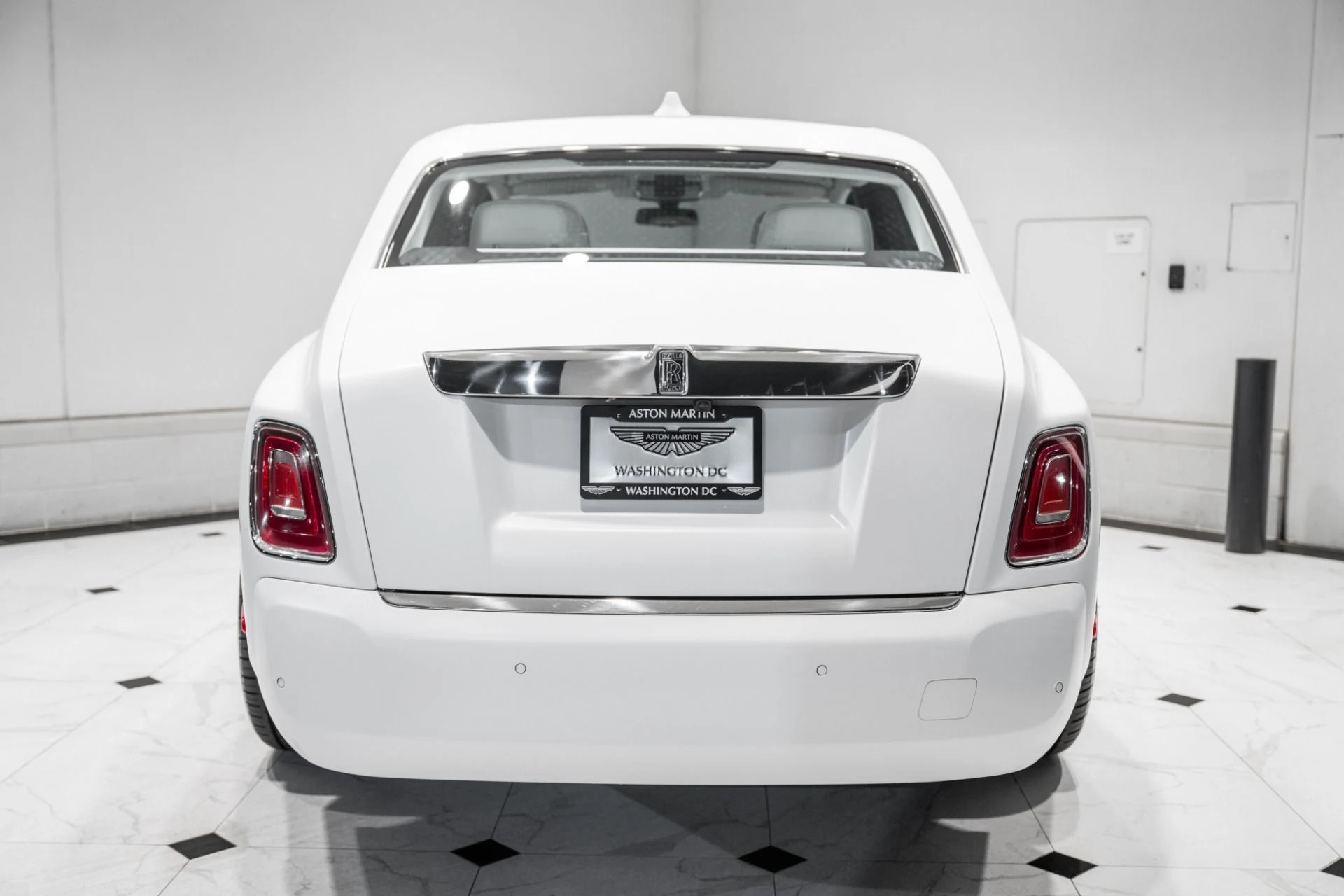 mph007_2199634889_Used_2018_Rolls_Royce_Phantom_1778080053_19a8b4dfcd