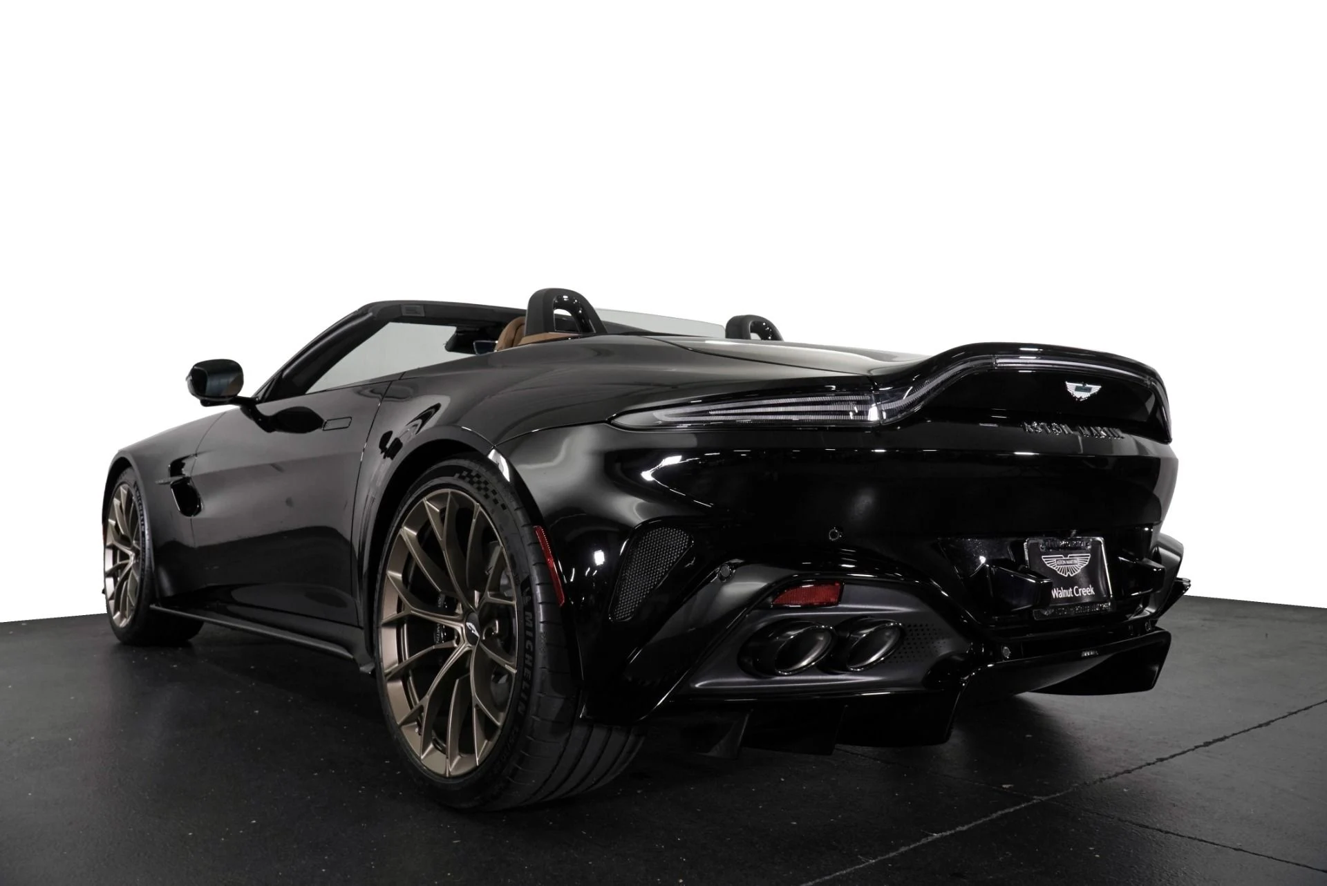 mph007_2201368544_New_2026_Aston_Martin_Vantage_S_1787200959_7c73122a3f