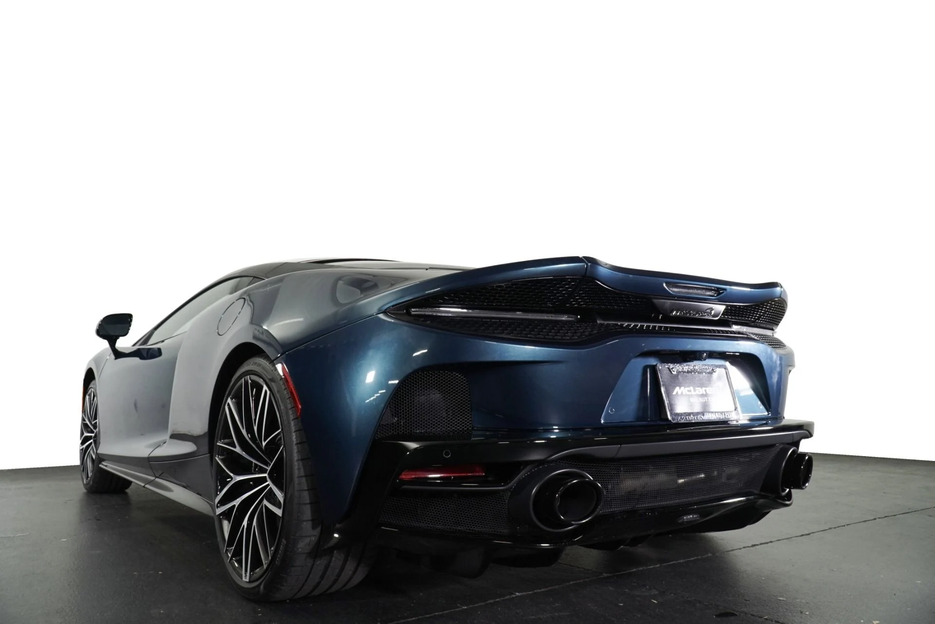 mph007_220288805_Used_2023_Mc_Laren_GT_1764782426_4b50ec664c