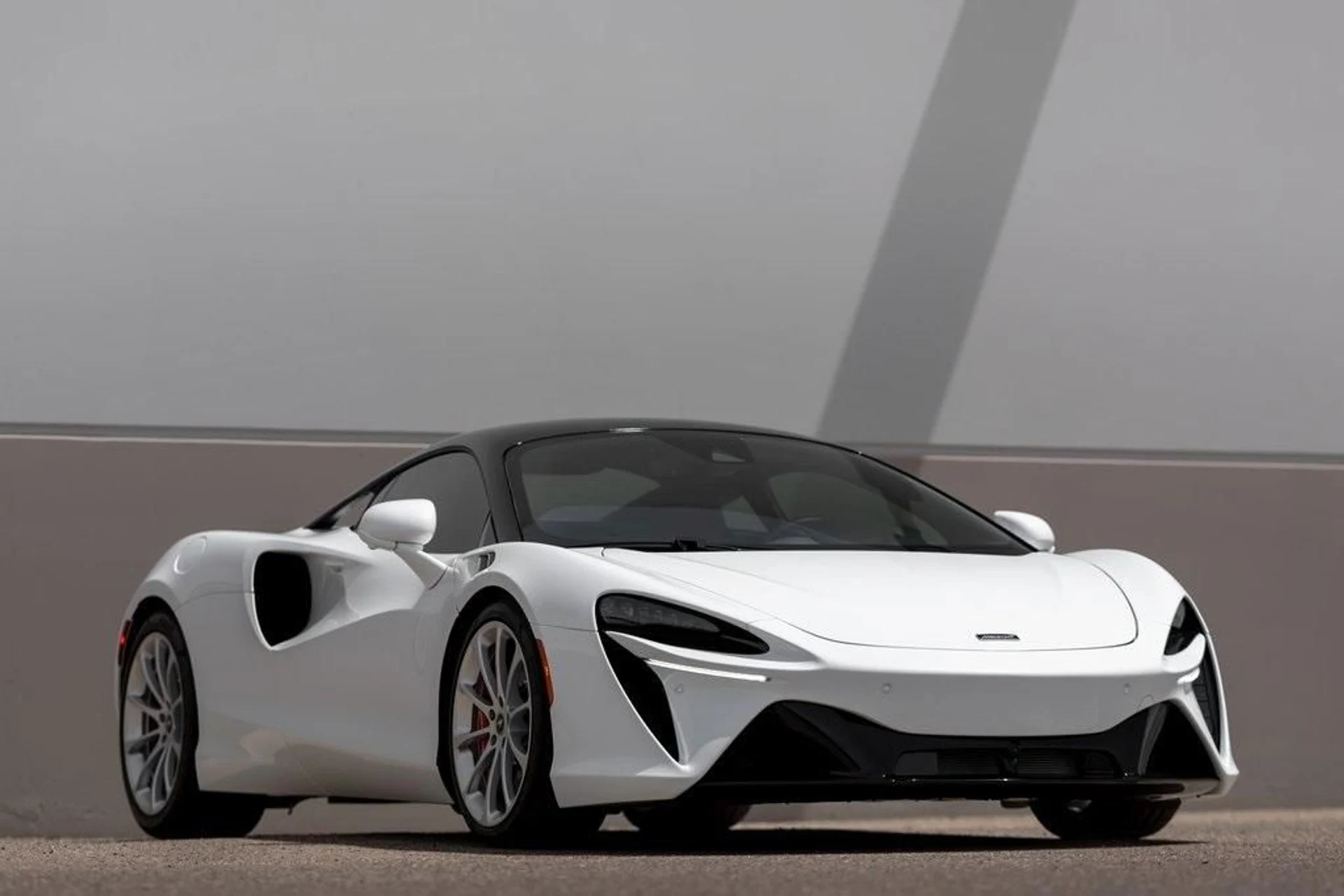 mph007_2205044863_Used_2023_MCLAREN_ARTURA_Tech_Lux_1719028541_a4b2540b7d