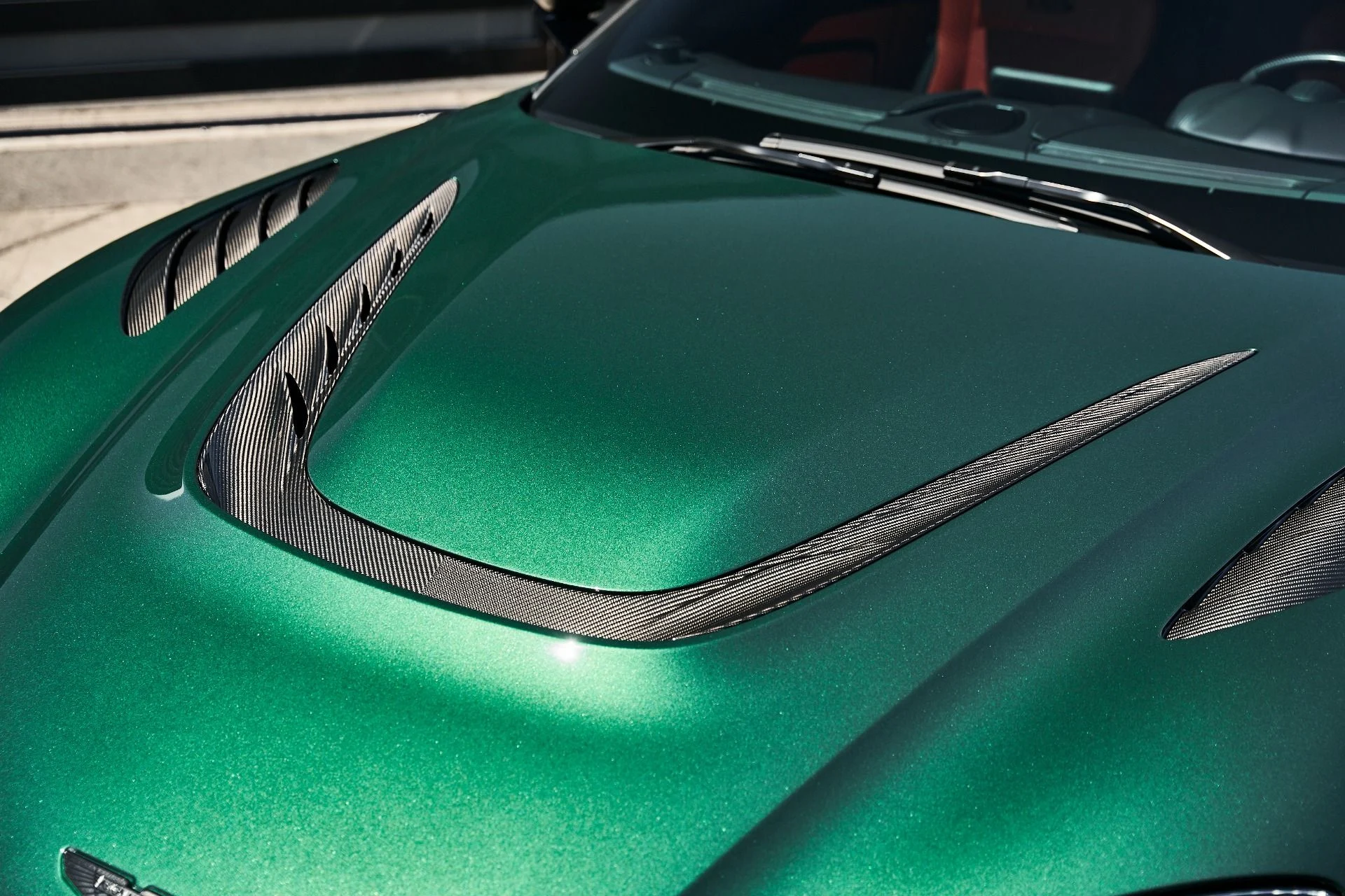 mph007_220669994_Used_2023_Aston_Martin_DBS_Ultimate_1787789317_028b9c21b0