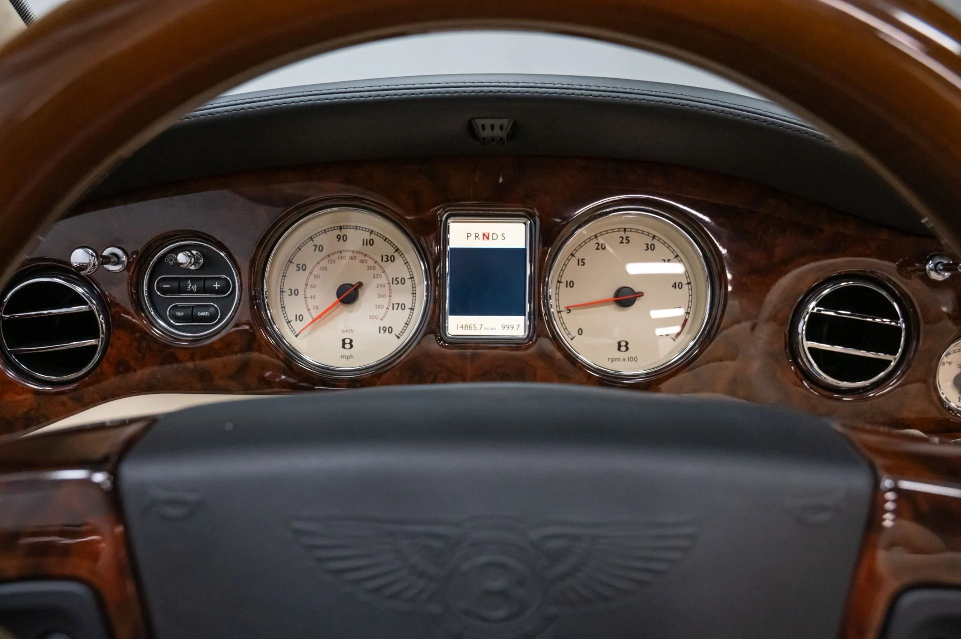 mph007_2213007293_Used_2007_Bentley_Azure_1753214683_08d05f7662