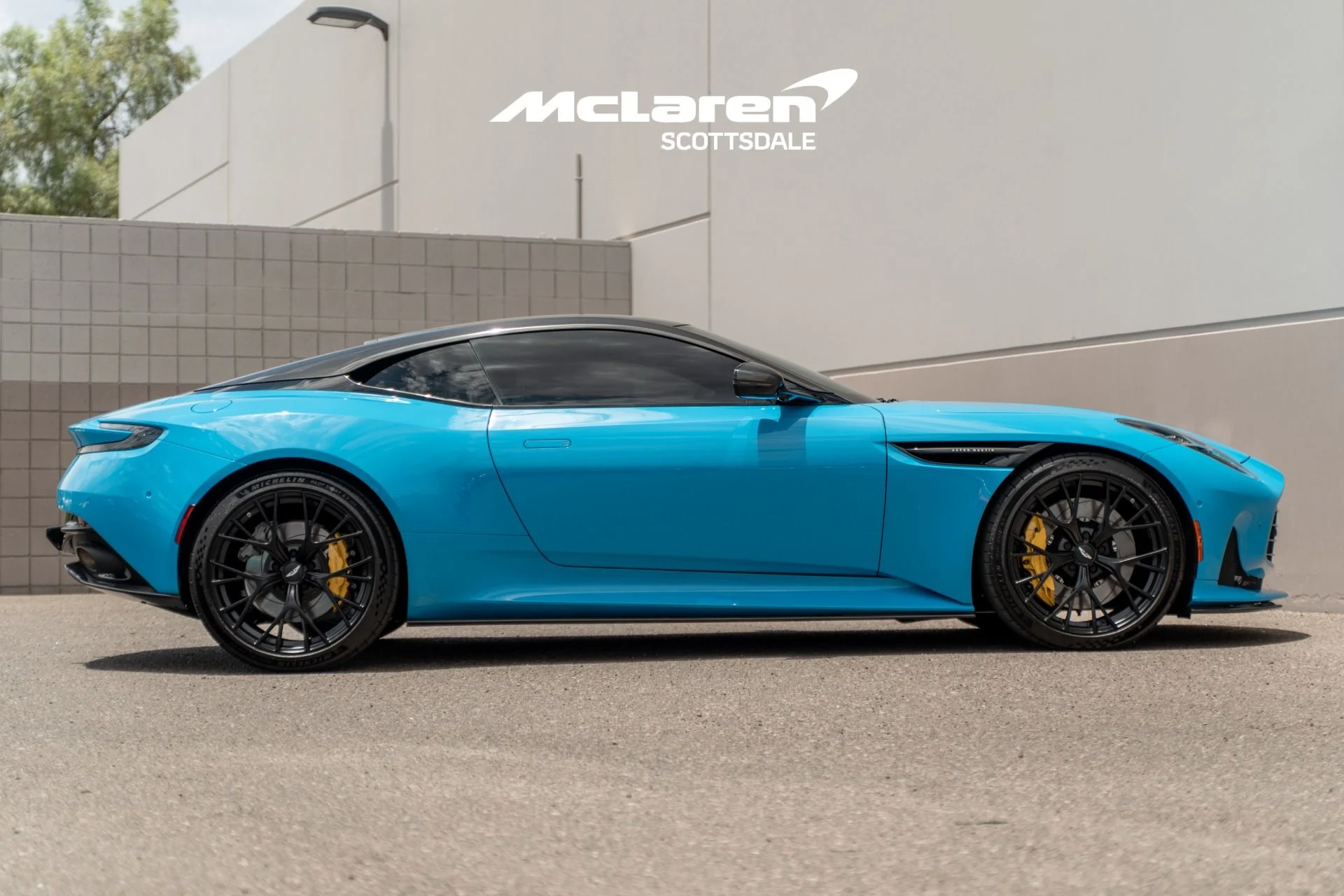 mph007_2213465621_Used_2024_ASTON_MARTIN_DB_12_V8_1782494772_dd3c5121cd