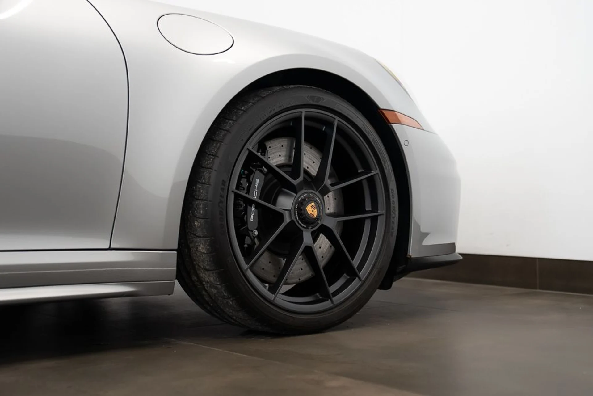 mph007_2220531637_porsche_911_2026_jpg_v_1775165756_dc1be89f76