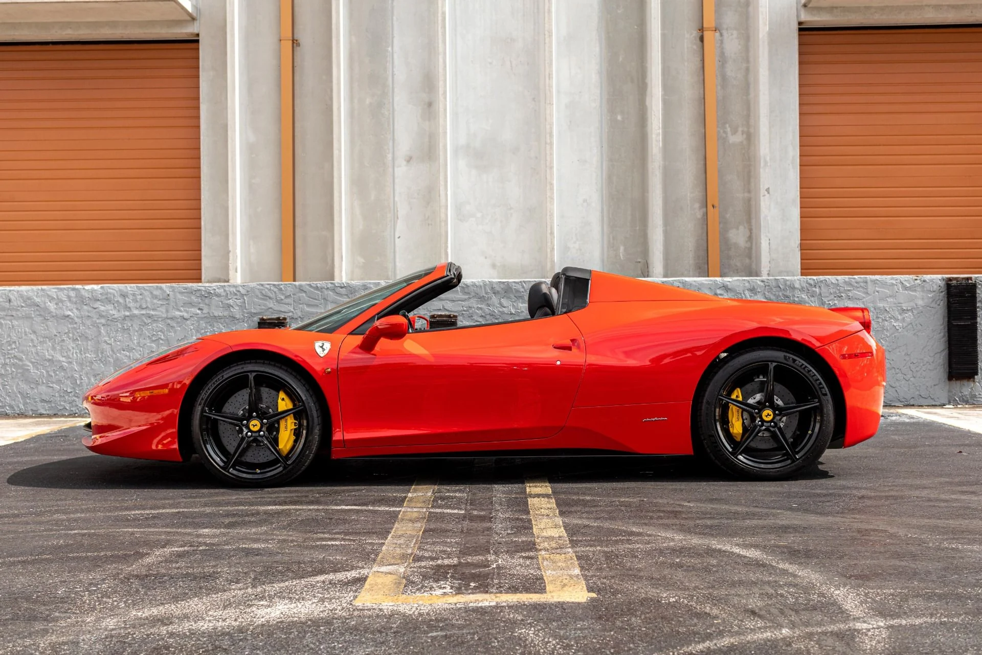 mph007_2223115188_Used_2013_Ferrari_458_Spider_Front_Rear_Parking_Sensors_Front_Lift_Carbon_Dash_Inserts_Central_Bridge_1655238519_ef76037be0