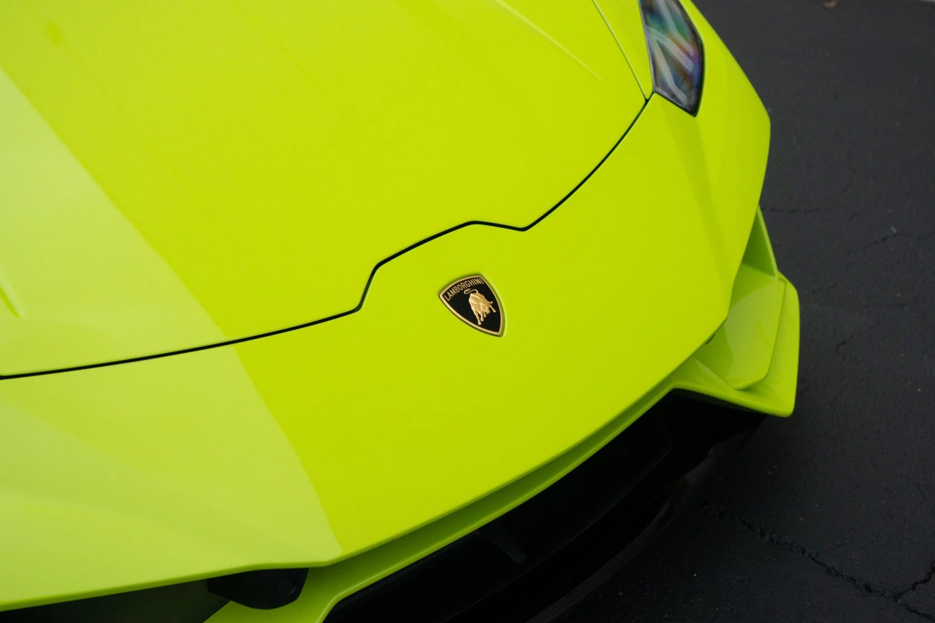 mph007_2224406176_Used_2020_Lamborghini_Huracan_EVO_1764467983_a43f8f5ab3