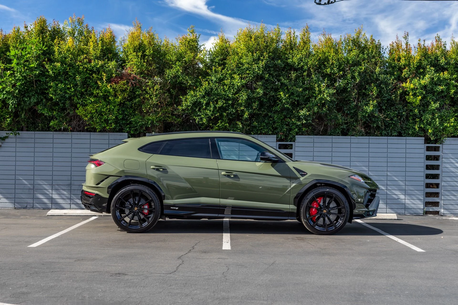 mph007_2245979573_Used_2023_Lamborghini_Urus_S_1764103574_f55097be86