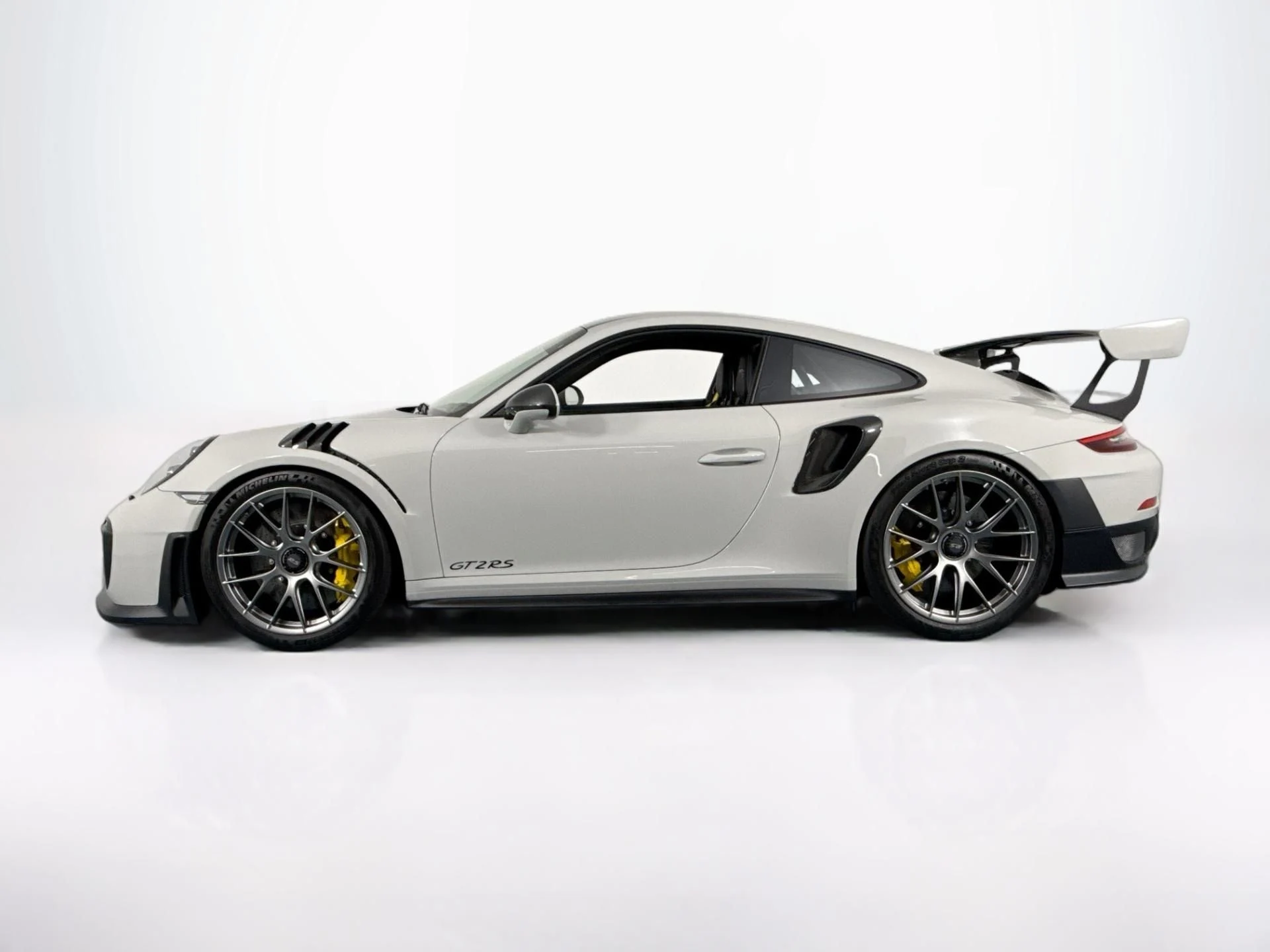 mph007_2252658570_Used_2018_Porsche_911_GT_2_RS_Weissach_Package_1784604476_58cfb25db8