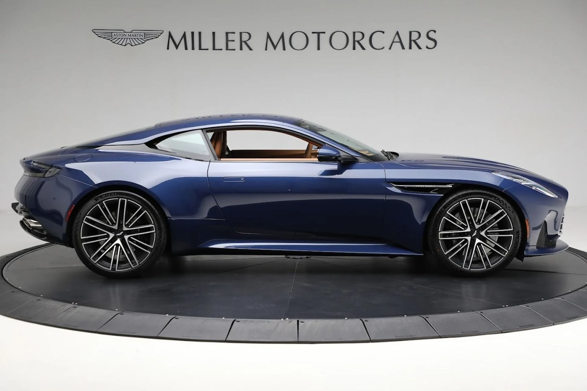 mph007_2257222465_Used_2024_Aston_Martin_DB_12_V8_471a669881