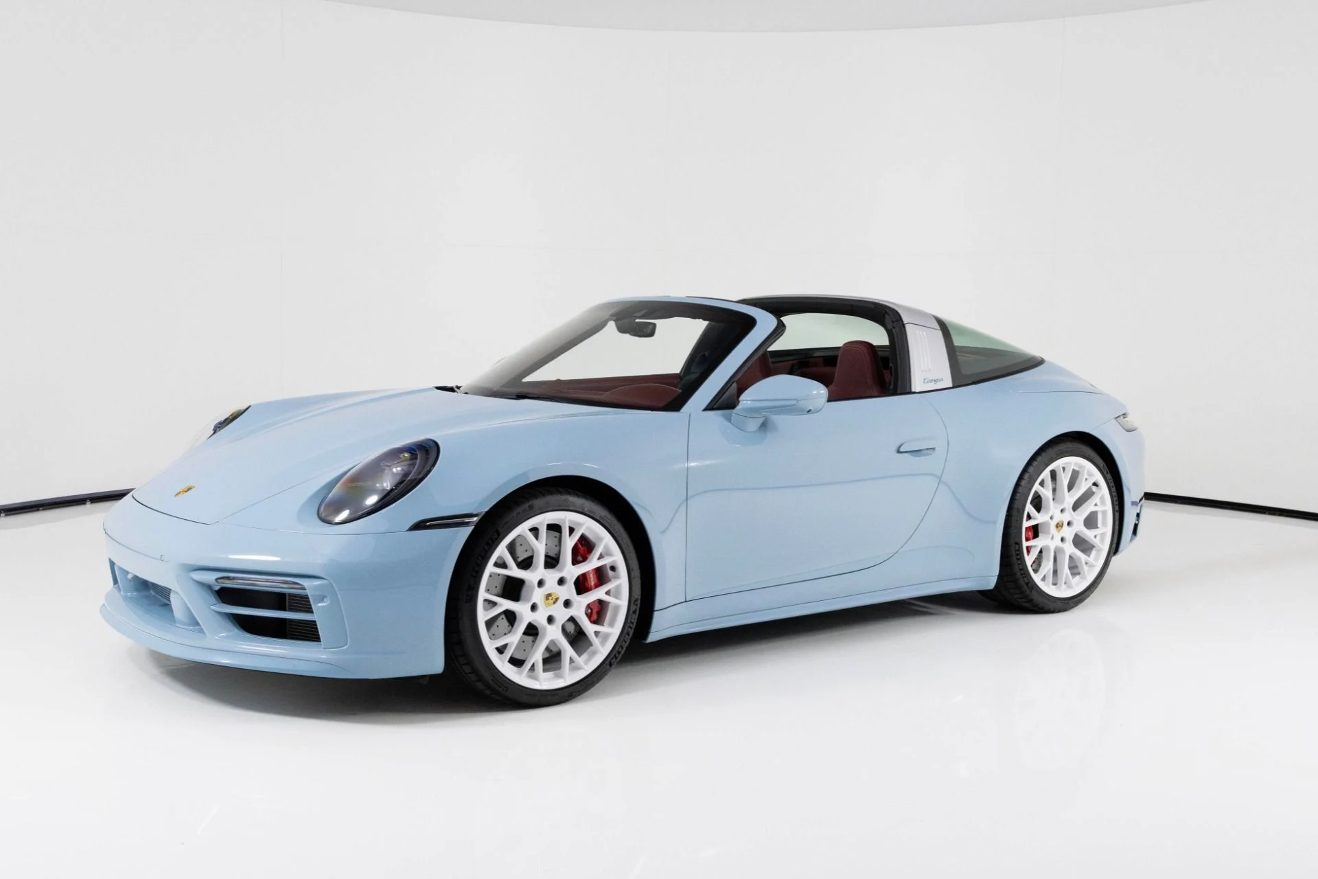 mph007_2262013804_Used_2023_Porsche_911_Targa_4_GTS_1762298419_b475839c5f