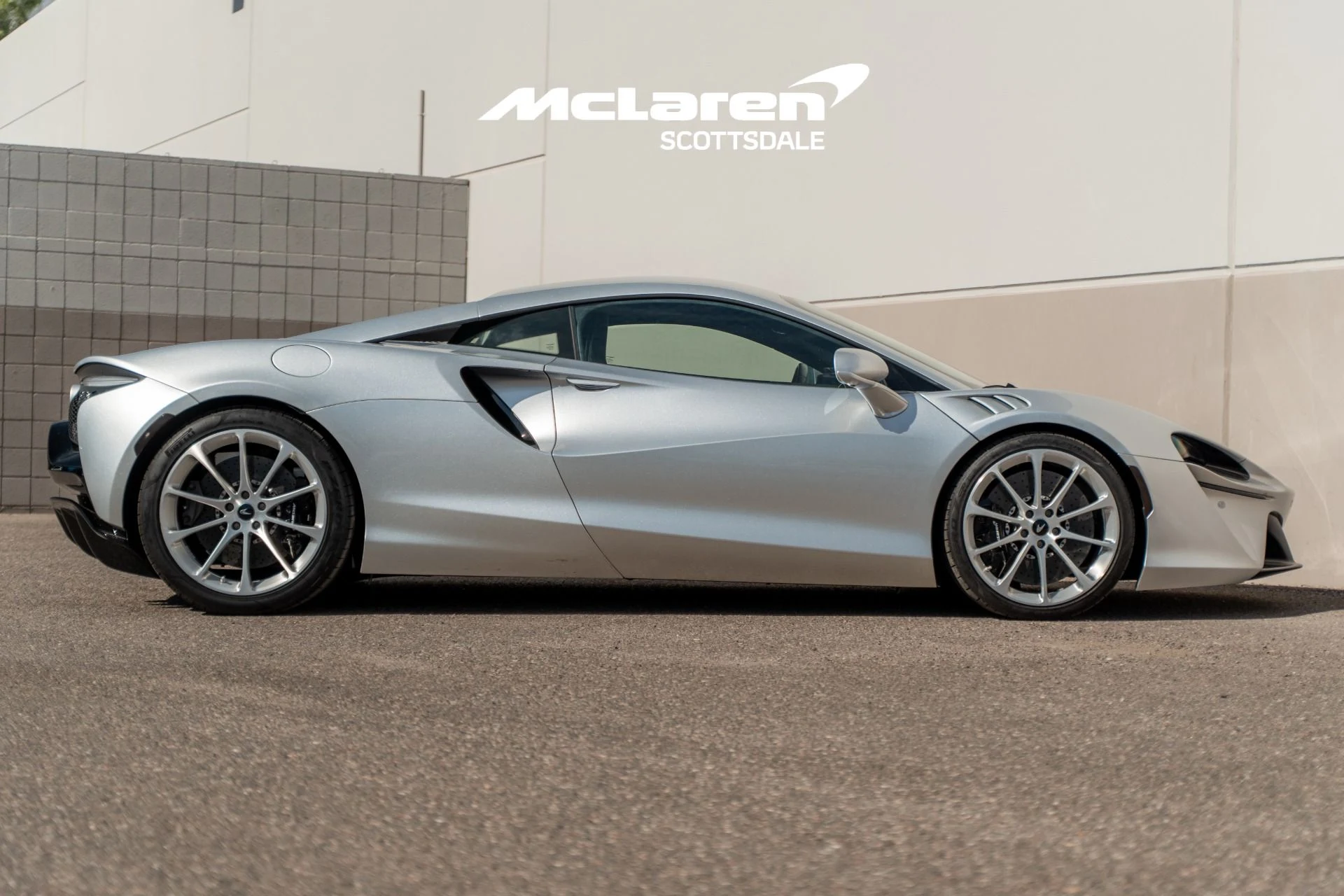 mph007_226593938_Used_2024_MCLAREN_ARTURA_1763510051_e51b0a3346