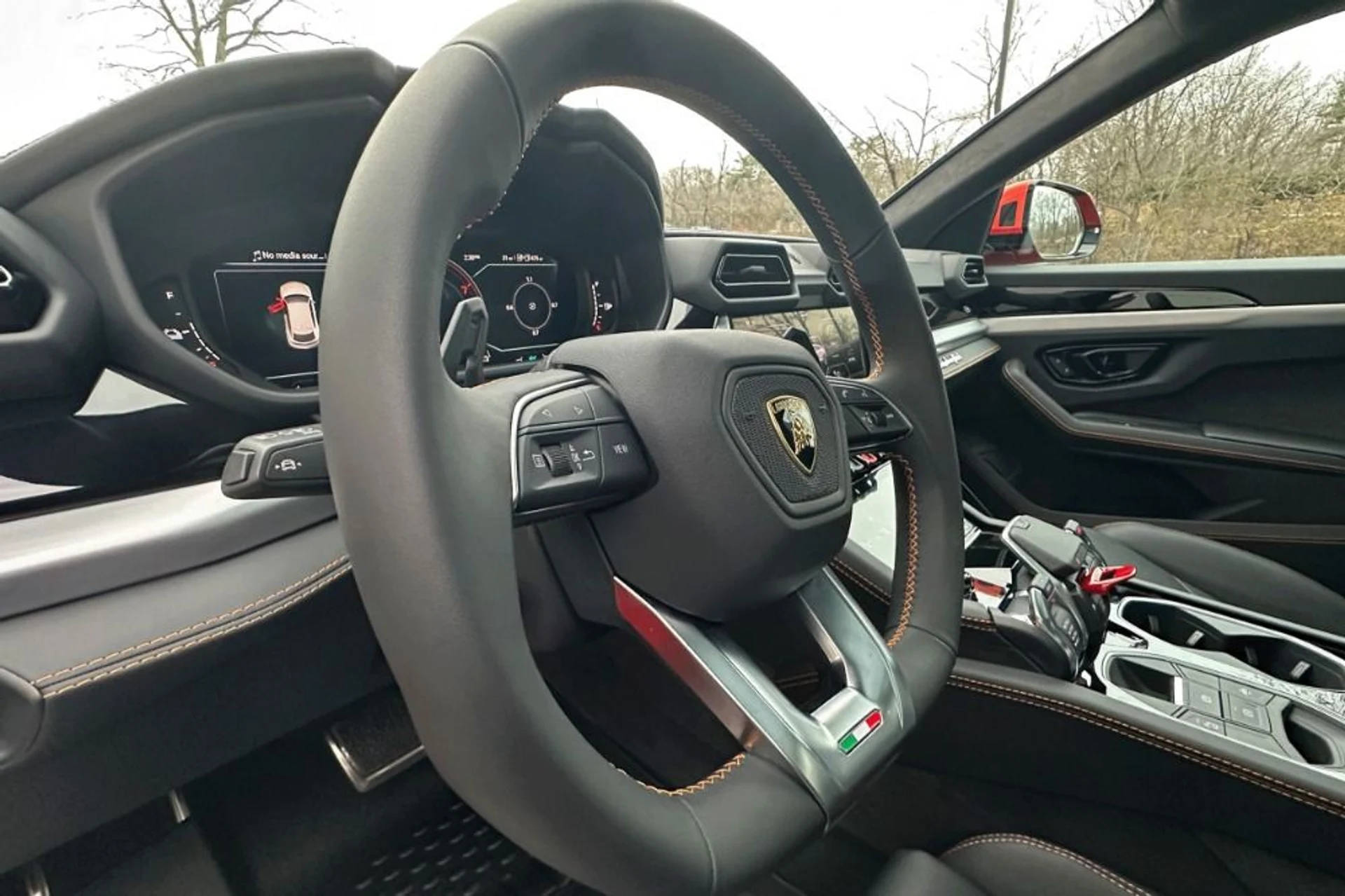 mph007_2266622451_New_2025_Lamborghini_Urus_SE_1765782278_ded3d9c9f8