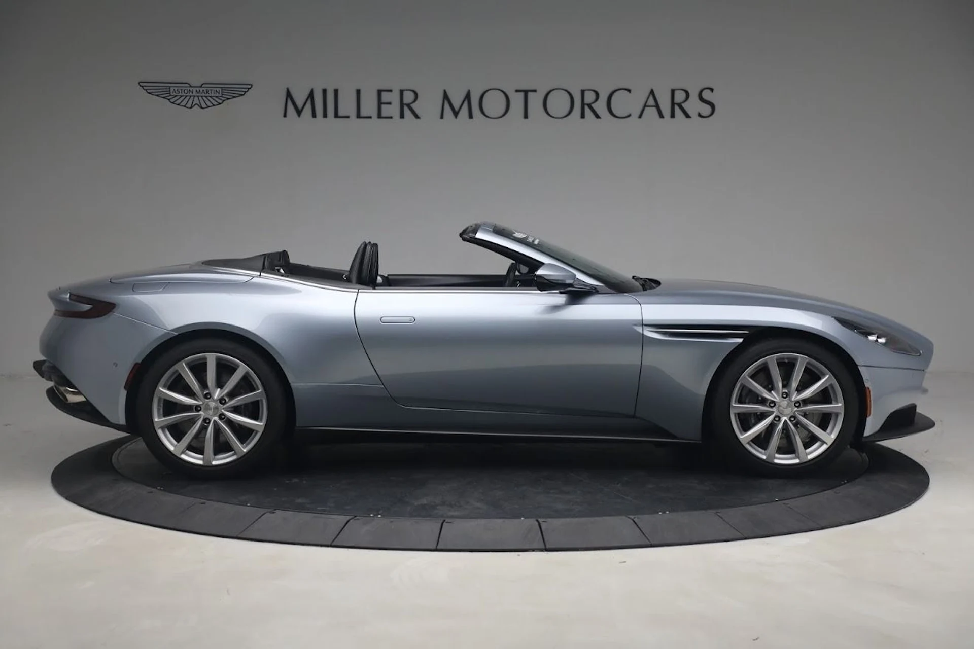 mph007_227471430_Used_2019_Aston_Martin_DB_11_Volante_dcc70a5349