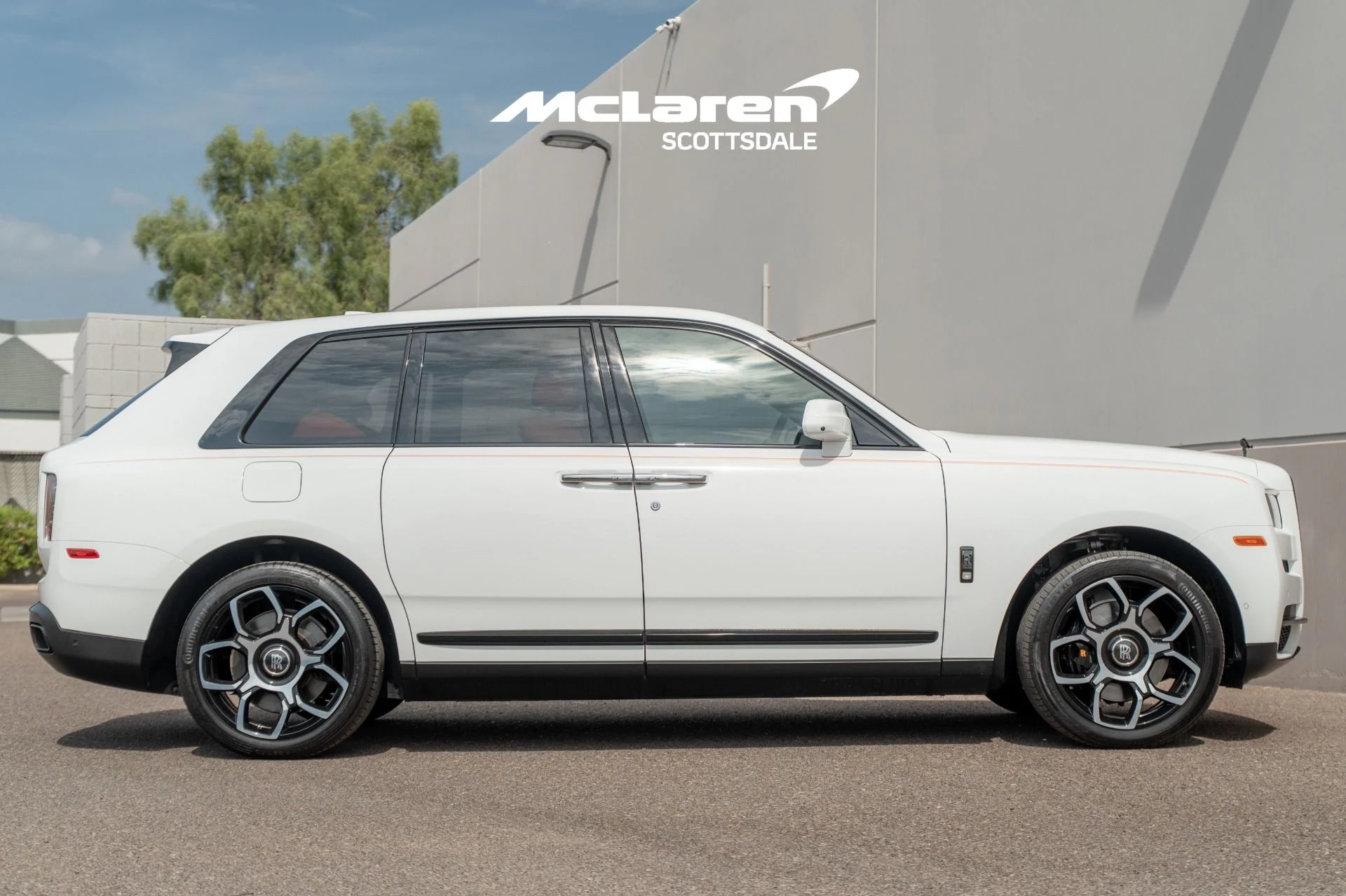 mph007_2280860477_Used_2022_Rolls_Royce_CULLINAN_1786997064_5ff39721e9